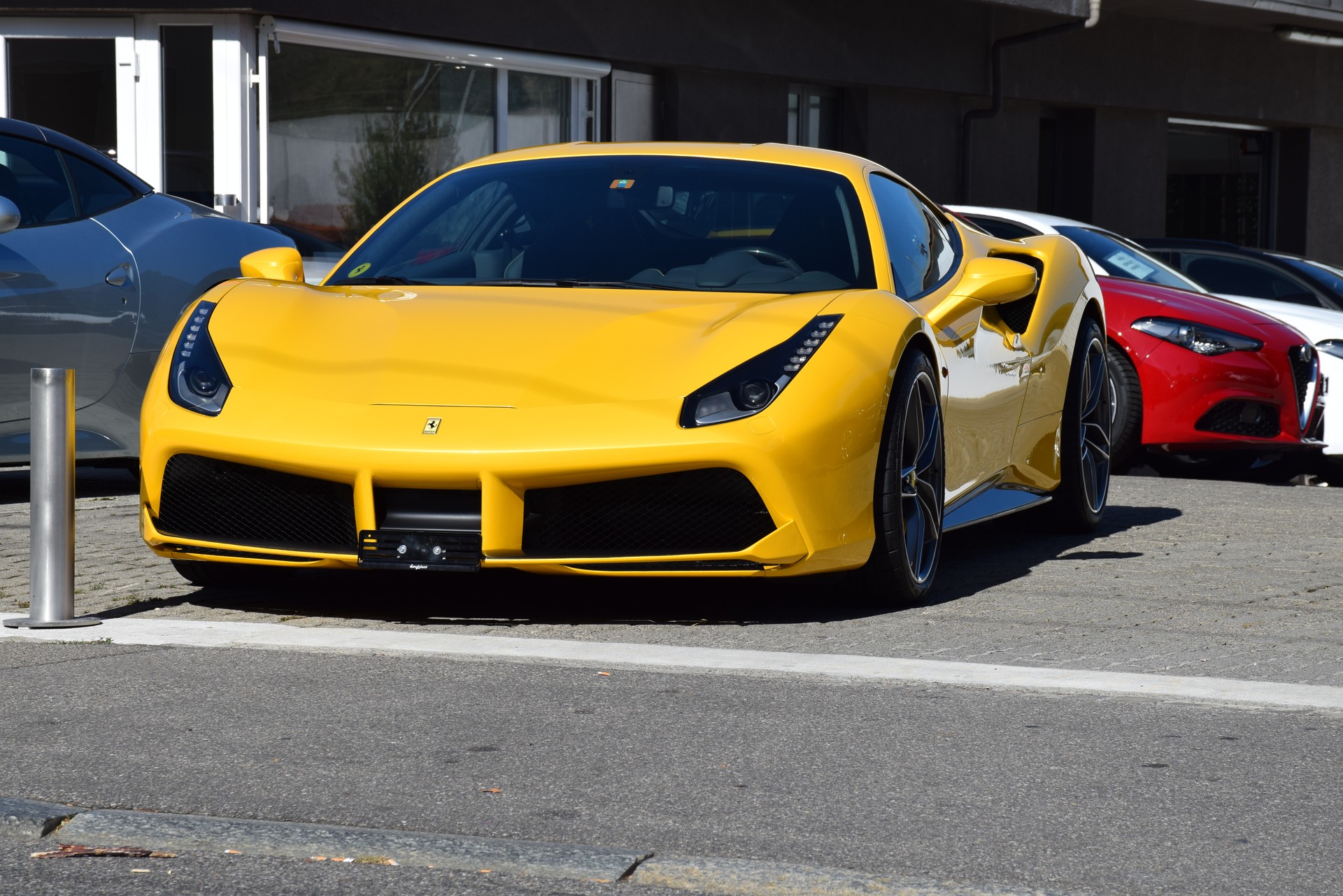FERRARI 488 GTB 3.9 V8-image-2