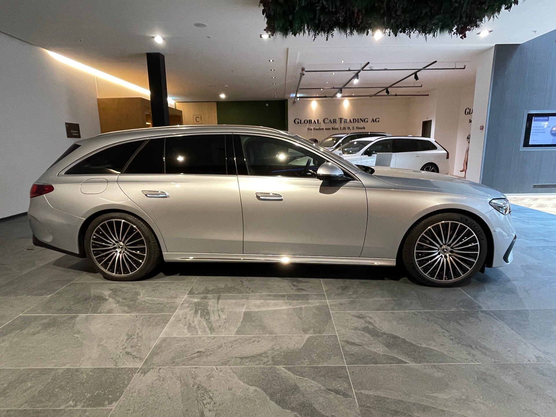 MERCEDES-BENZ E 300 de T 4Matic 9G-Tronic AMG Line-showroom-element-3