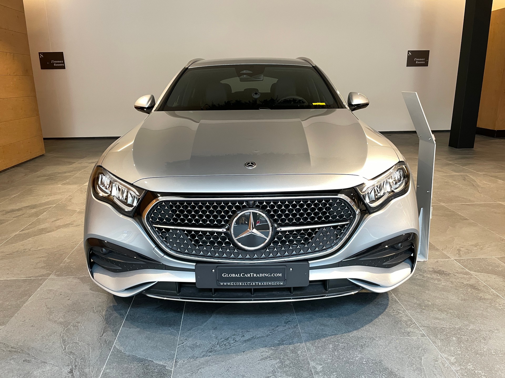 MERCEDES-BENZ E 300 de T 4Matic 9G-Tronic AMG Line-showroom-element-1