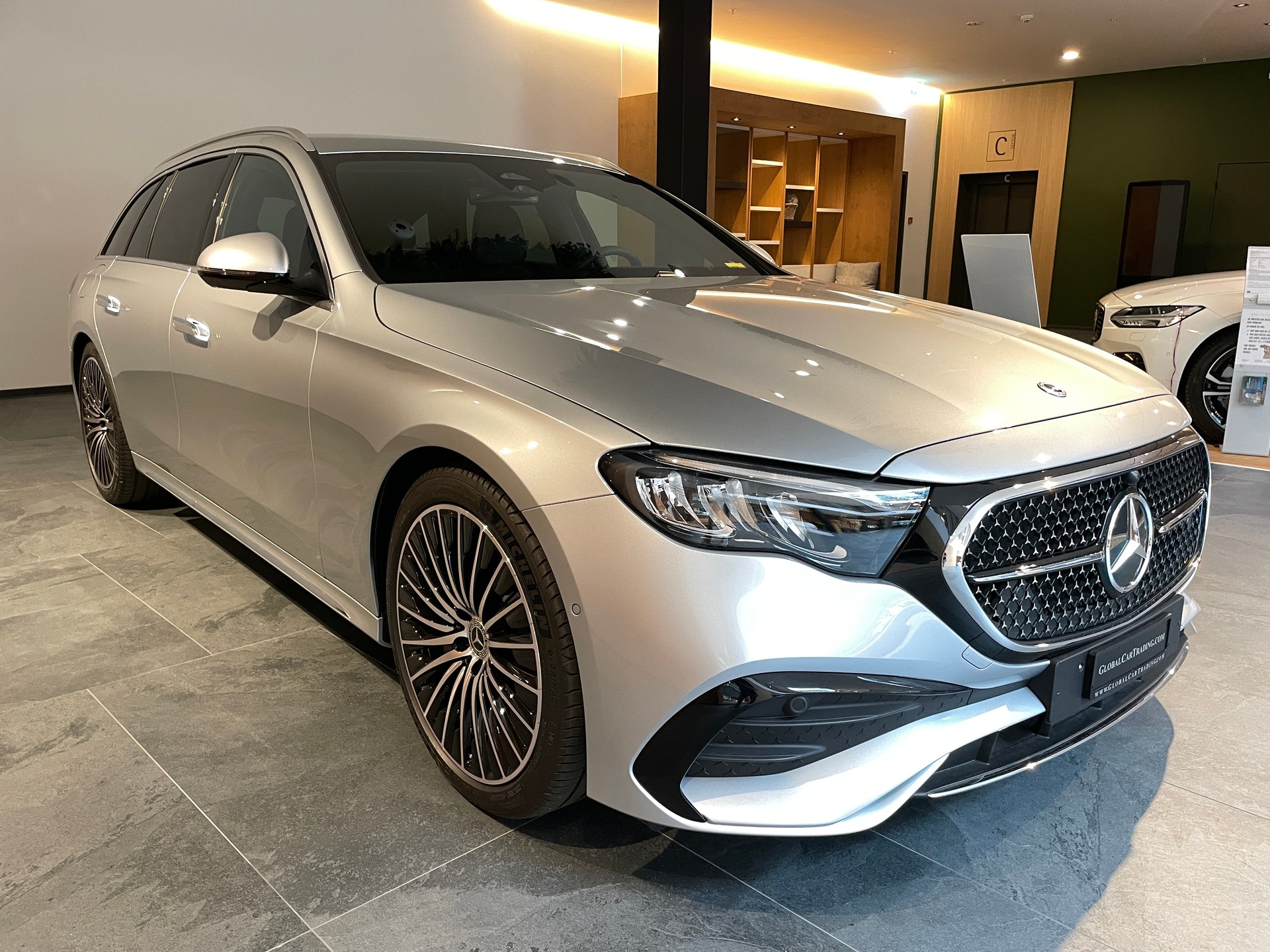 MERCEDES-BENZ E 300 de T 4Matic 9G-Tronic AMG Line-showroom-element-2