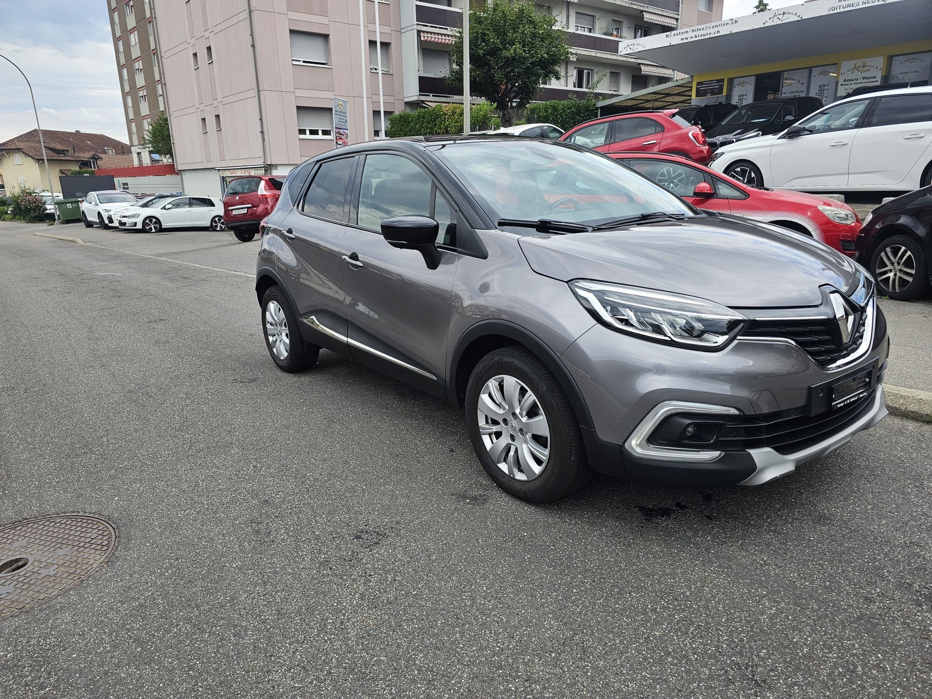 RENAULT Captur 1.3 T 16V Red Edition EDC-showroom-element-1