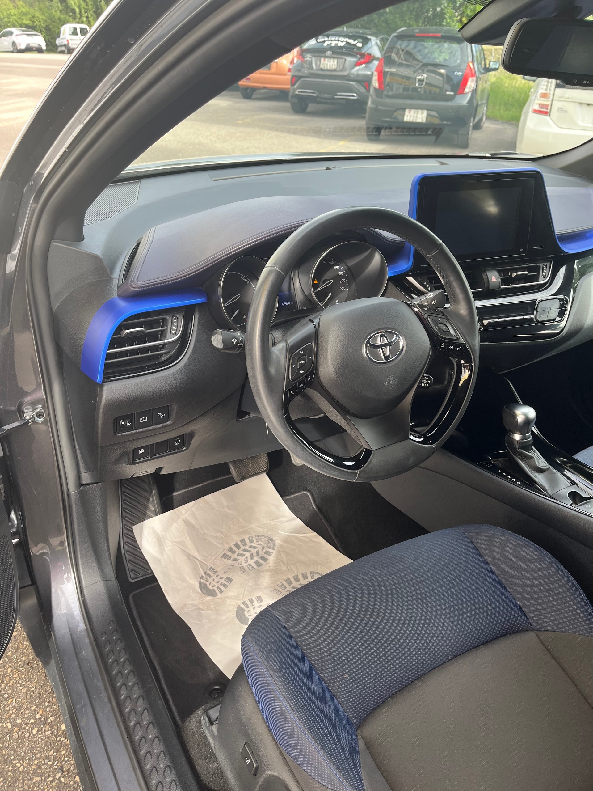 TOYOTA C-HR 1.8 HSD Style CVT-image-3