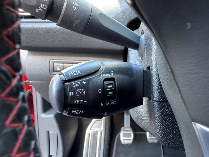 PEUGEOT 308 1.6 THP GTi-image-12