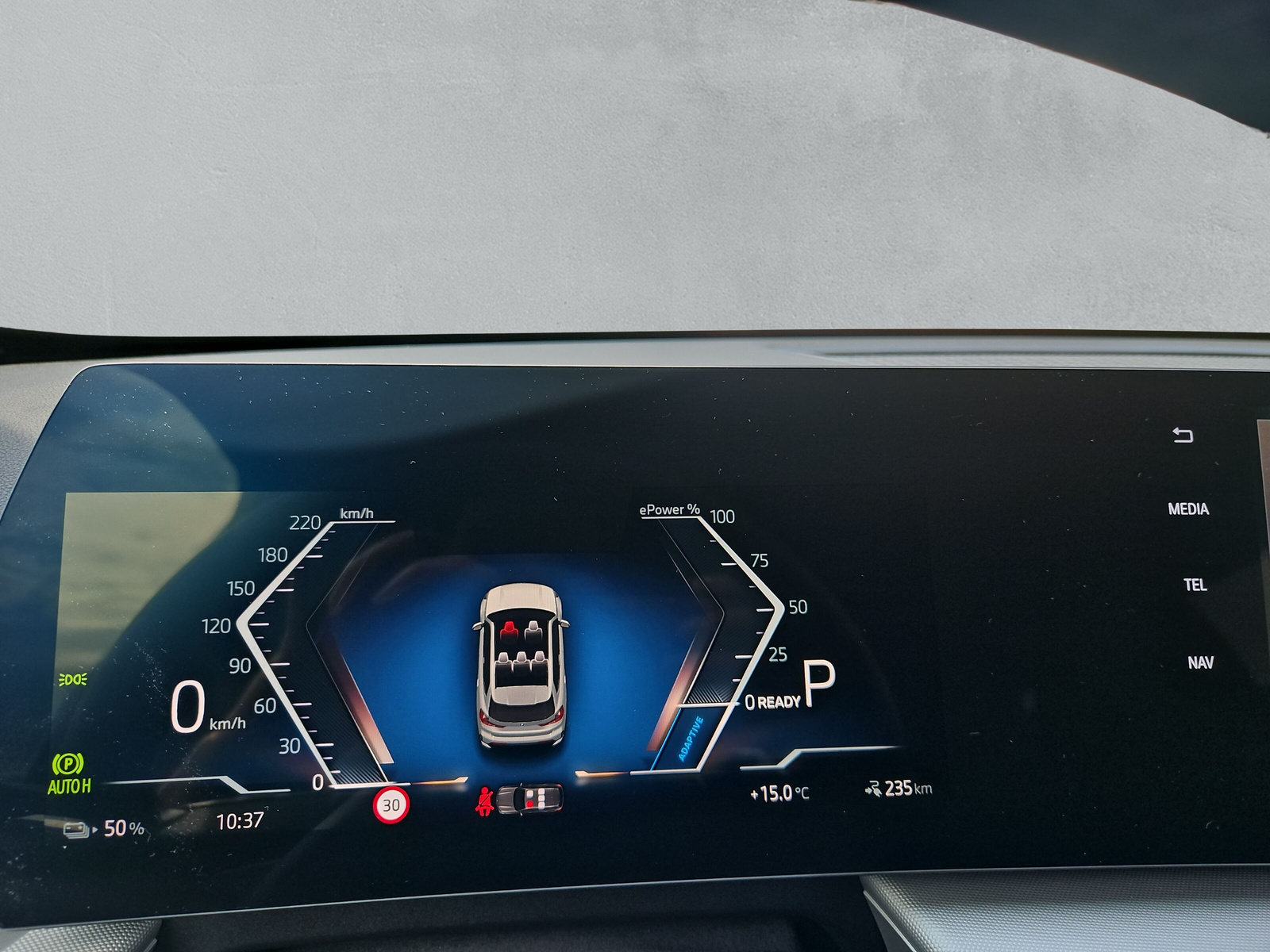 BMW iX1 eDrive 20-image-18