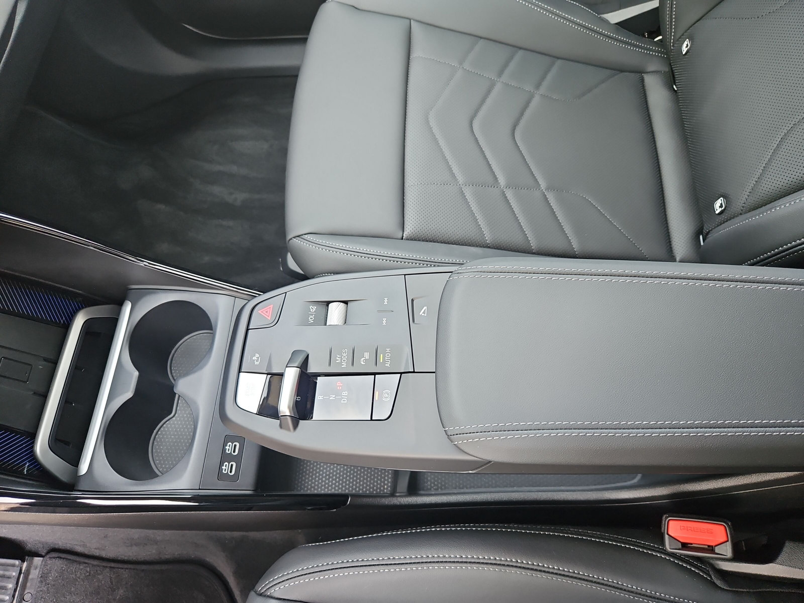 BMW iX1 eDrive 20-image-20