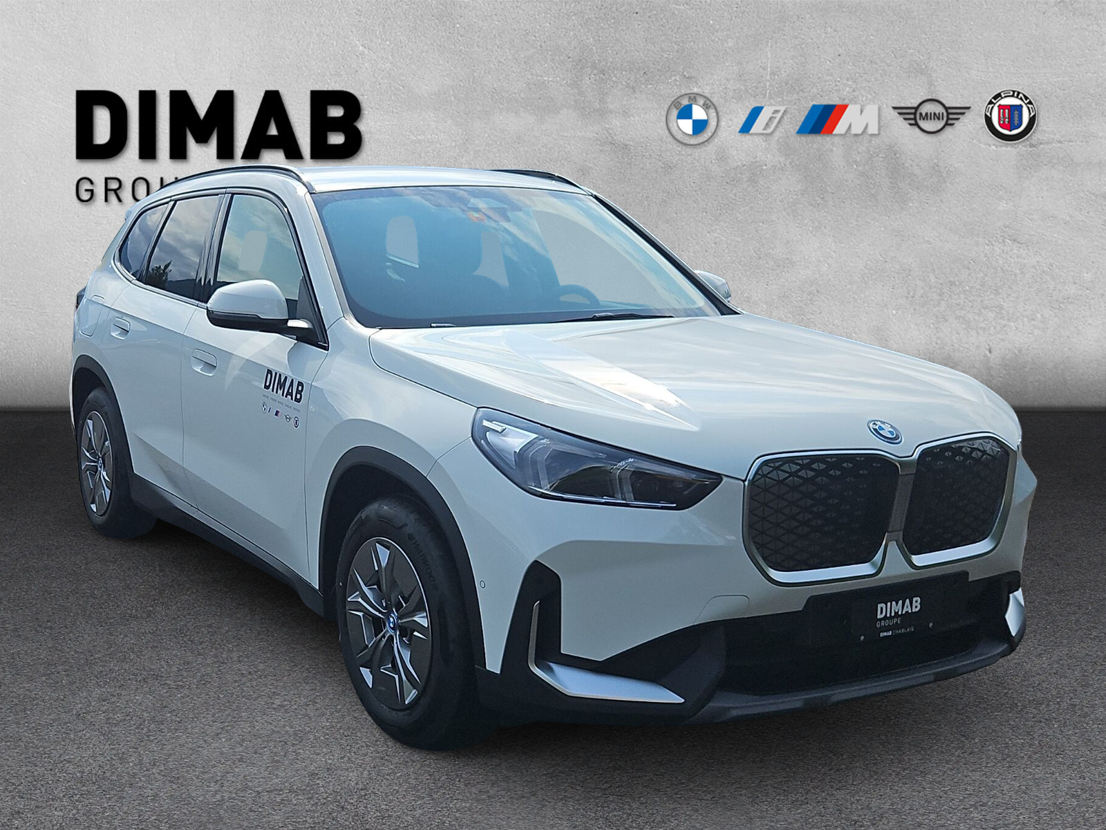 BMW iX1 eDrive 20-image-6
