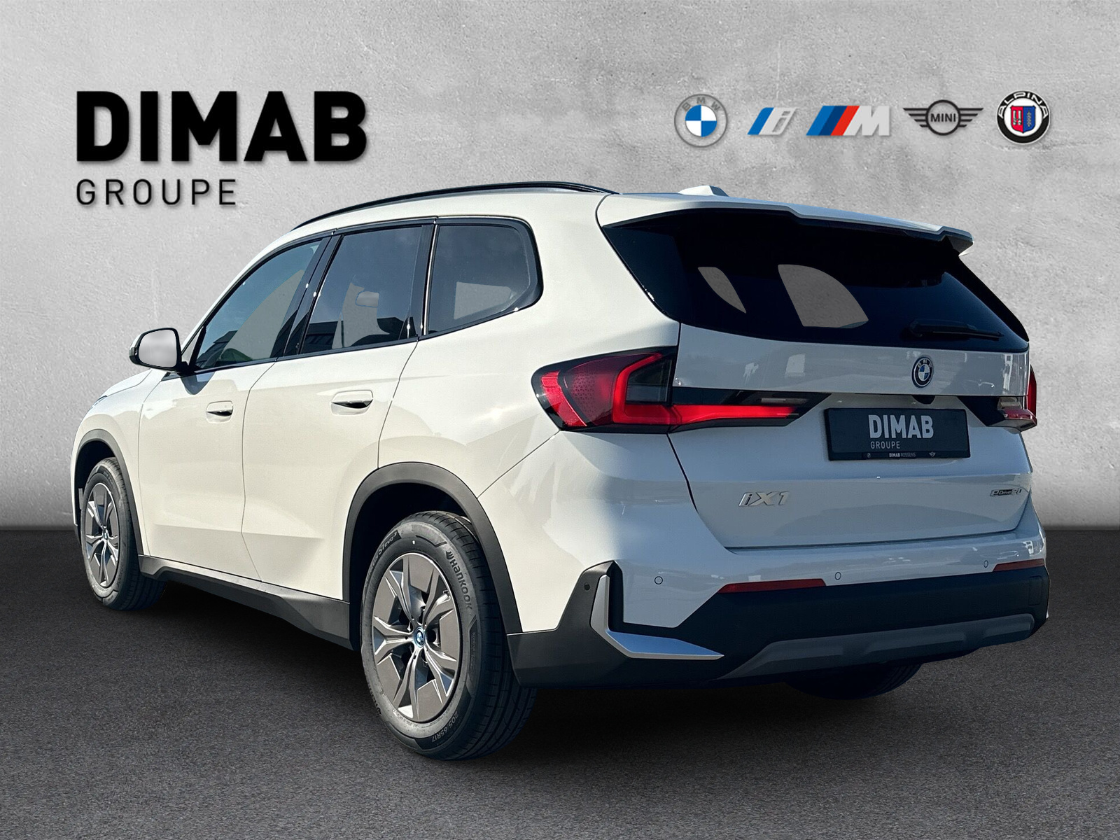 BMW iX1 eDrive 20-showroom-element-2