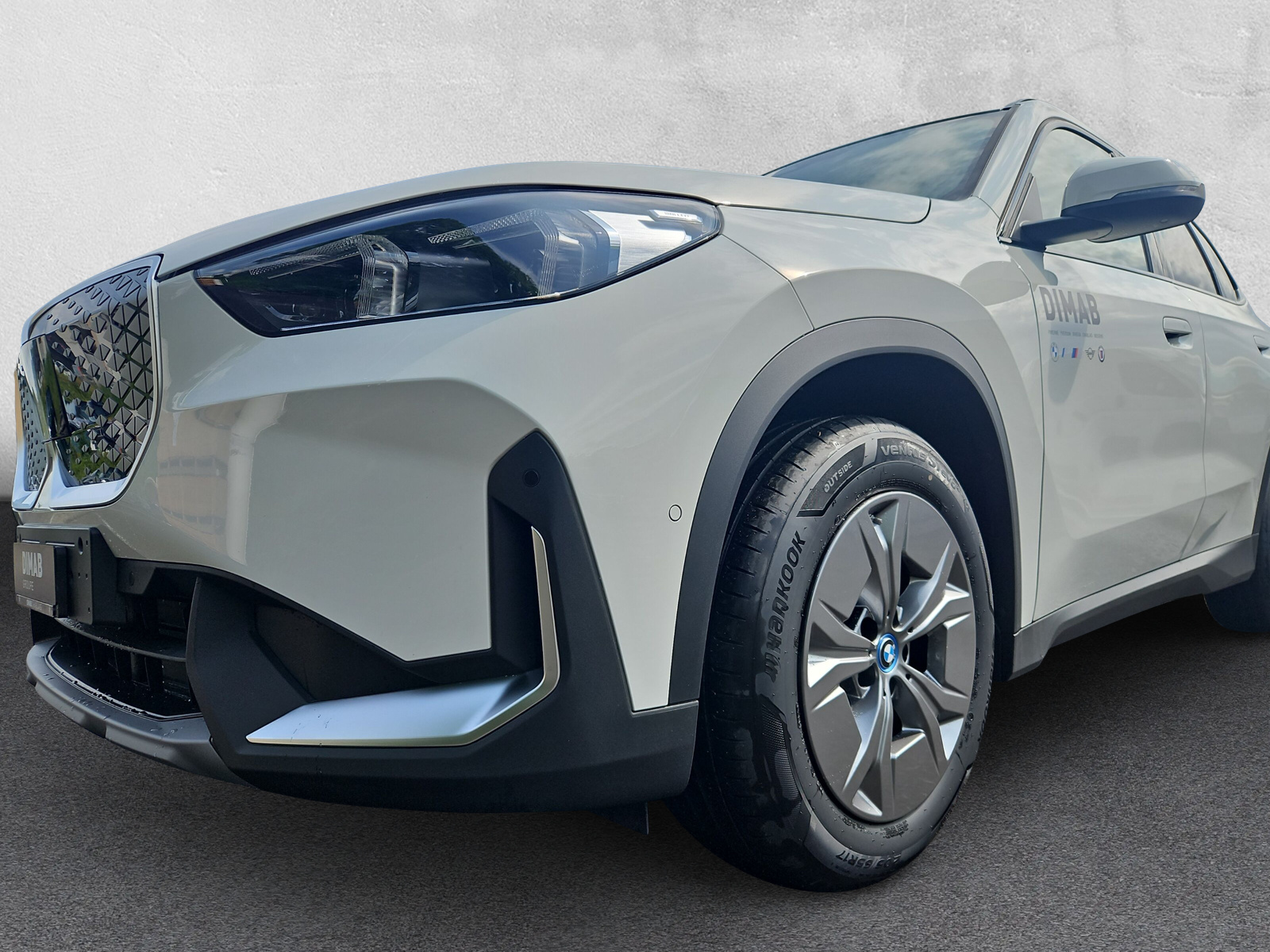 BMW iX1 eDrive 20-image-7
