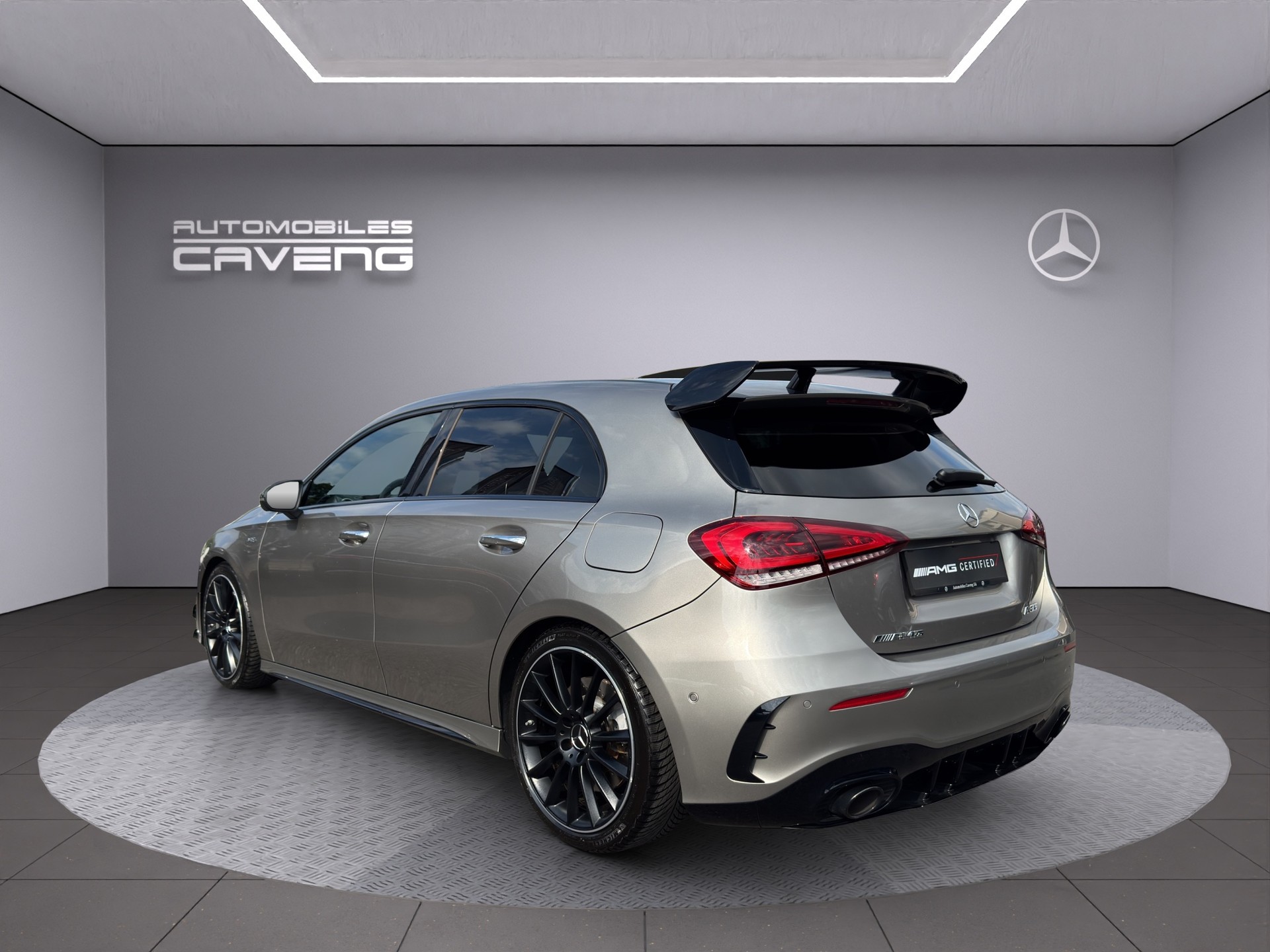 MERCEDES-BENZ A 35 AMG 4Matic Speedshift-showroom-element-2