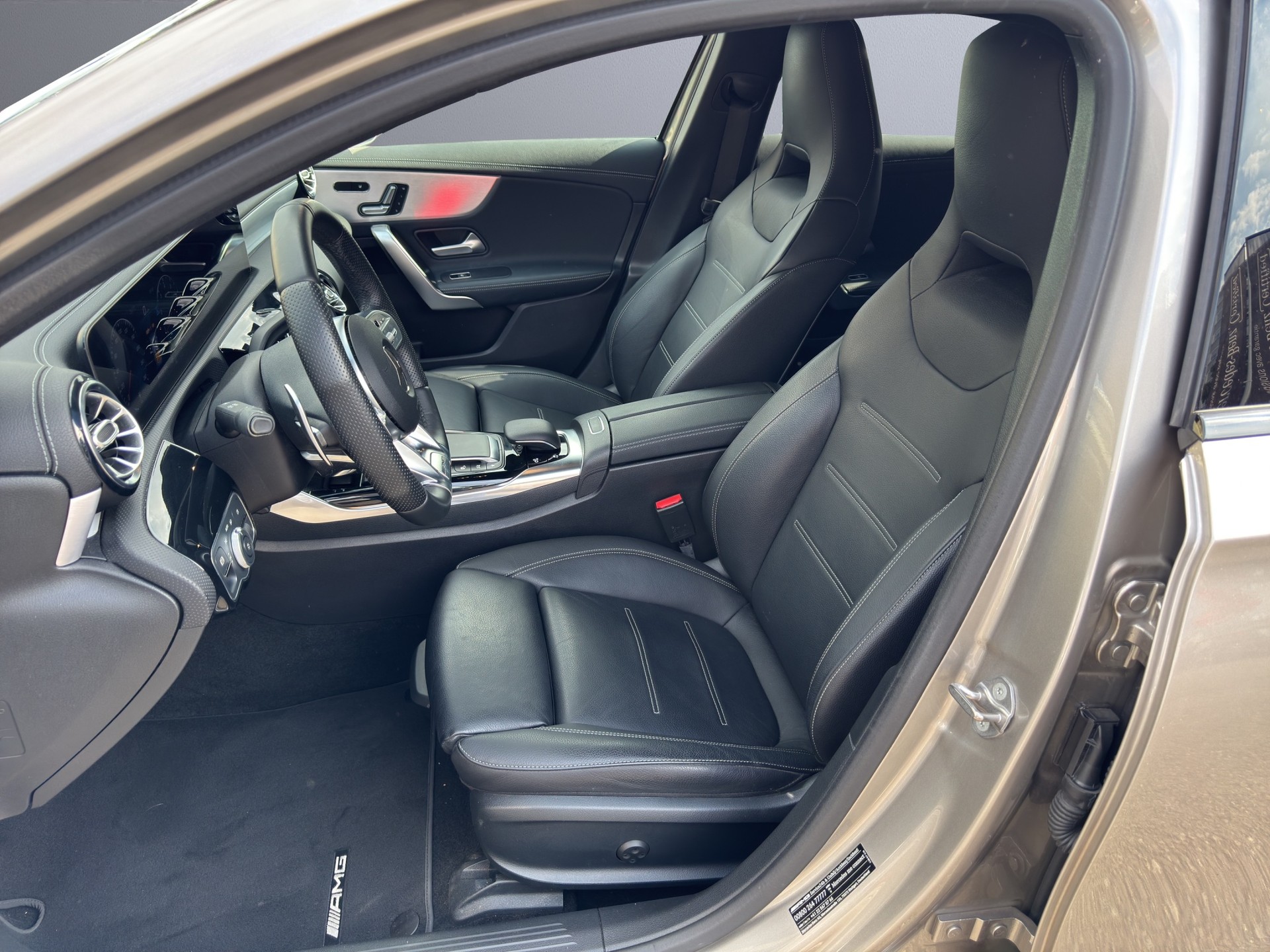 MERCEDES-BENZ A 35 AMG 4Matic Speedshift-image-9