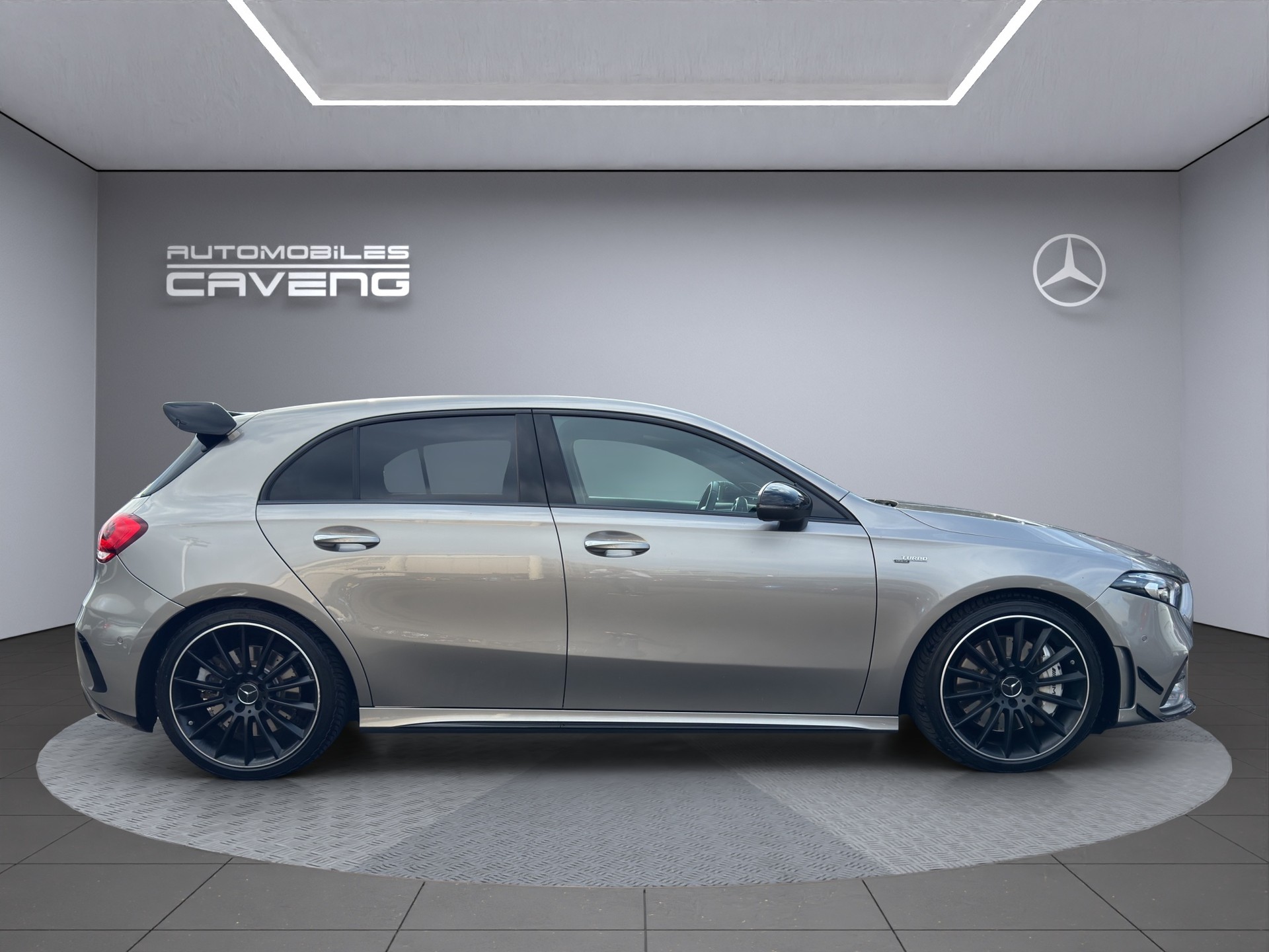 MERCEDES-BENZ A 35 AMG 4Matic Speedshift-image-5