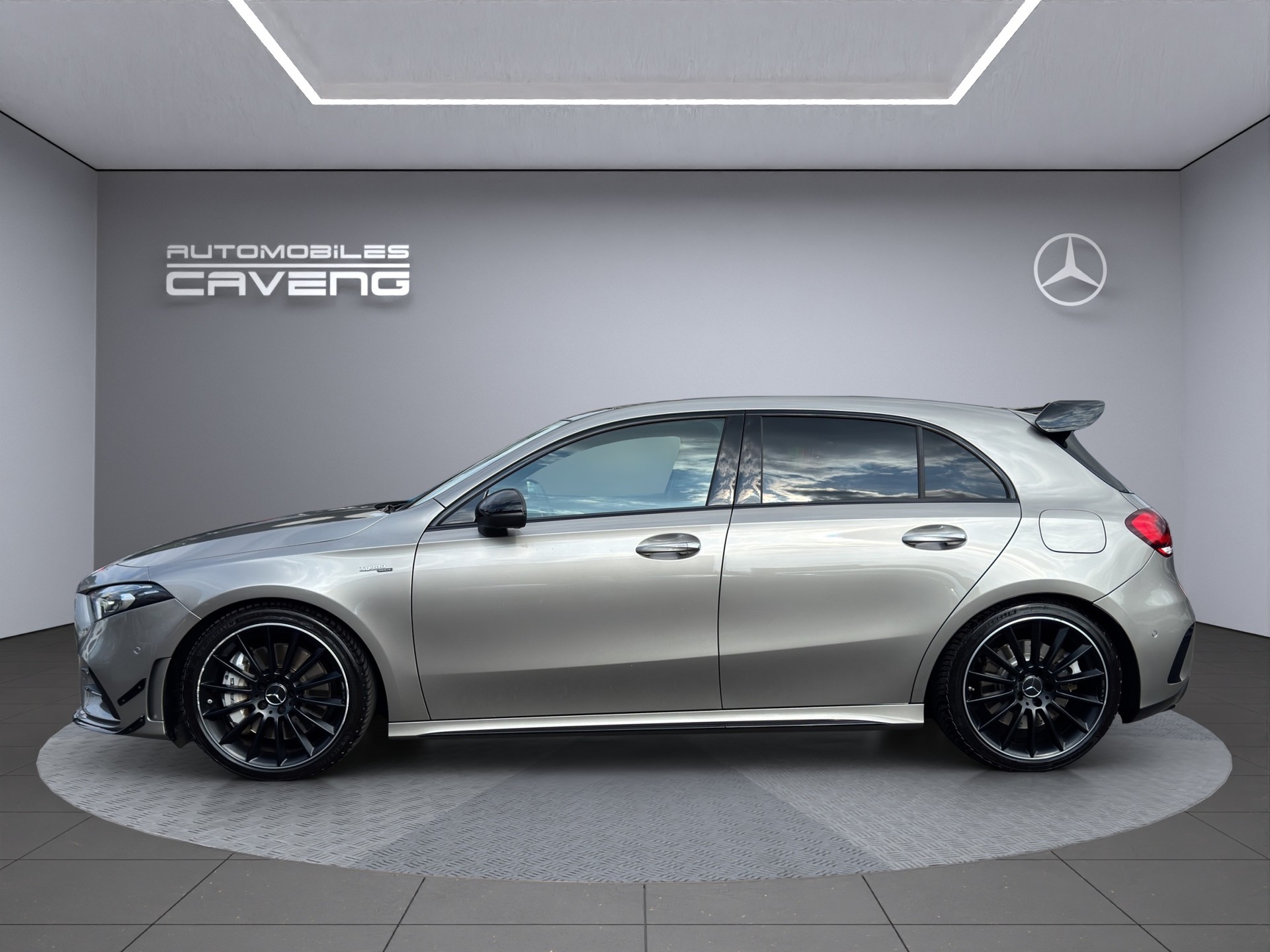 MERCEDES-BENZ A 35 AMG 4Matic Speedshift-showroom-element-1