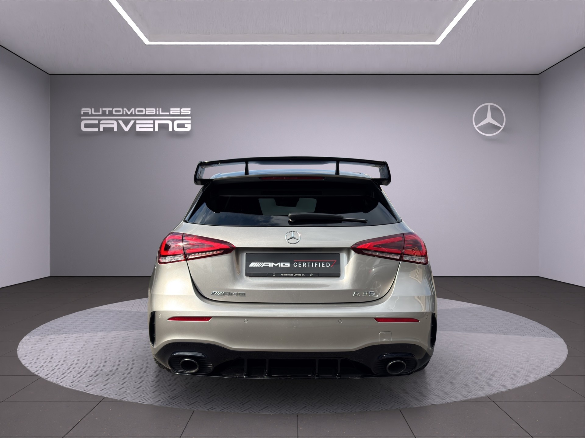 MERCEDES-BENZ A 35 AMG 4Matic Speedshift-showroom-element-3