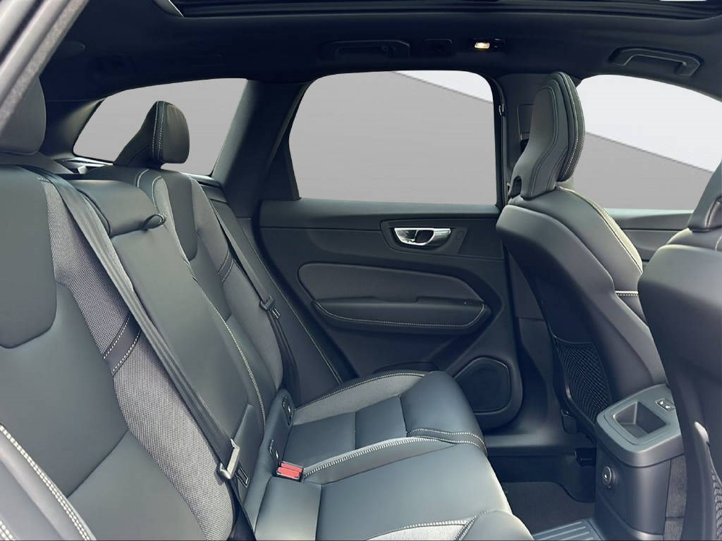 VOLVO XC60 2.0 T8 TE XCENTRIC Black-image-13