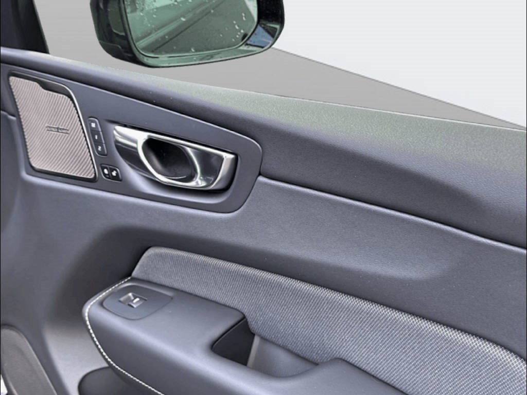VOLVO XC60 2.0 T8 TE XCENTRIC Black-image-14