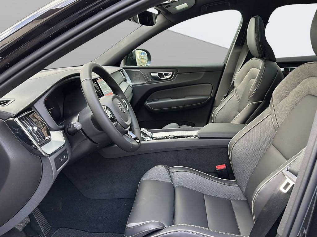 VOLVO XC60 2.0 T8 TE XCENTRIC Black-image-7