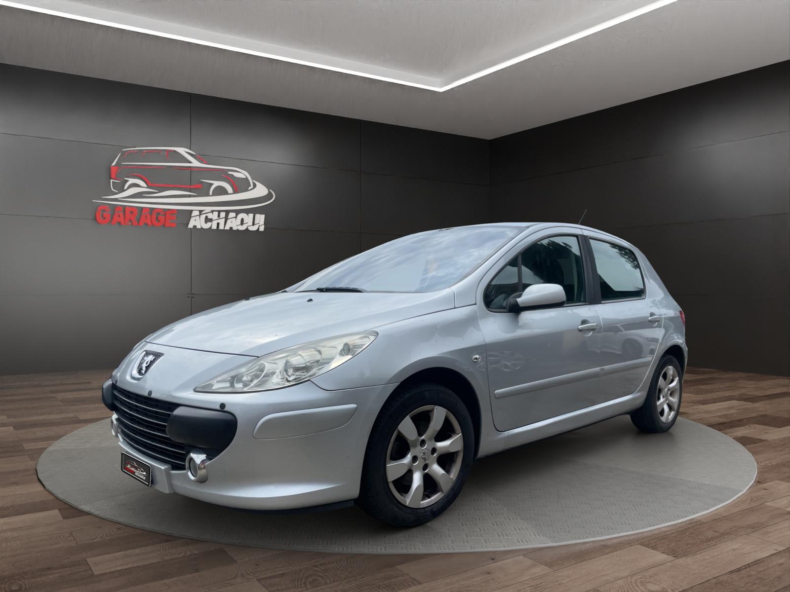 PEUGEOT 307 2.0 16V Platinum (Limousine) Peugeot PEUGEOT 307 2.0 16V Platinum (Limousine)