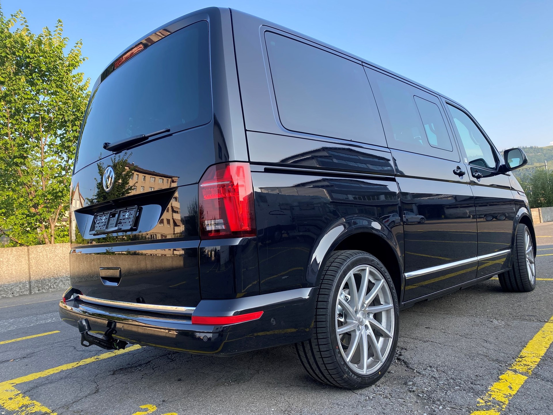 VW T6.1 Multivan 2.0 Bi-TDI Highline Liberty 4Mot. DSG-image-2