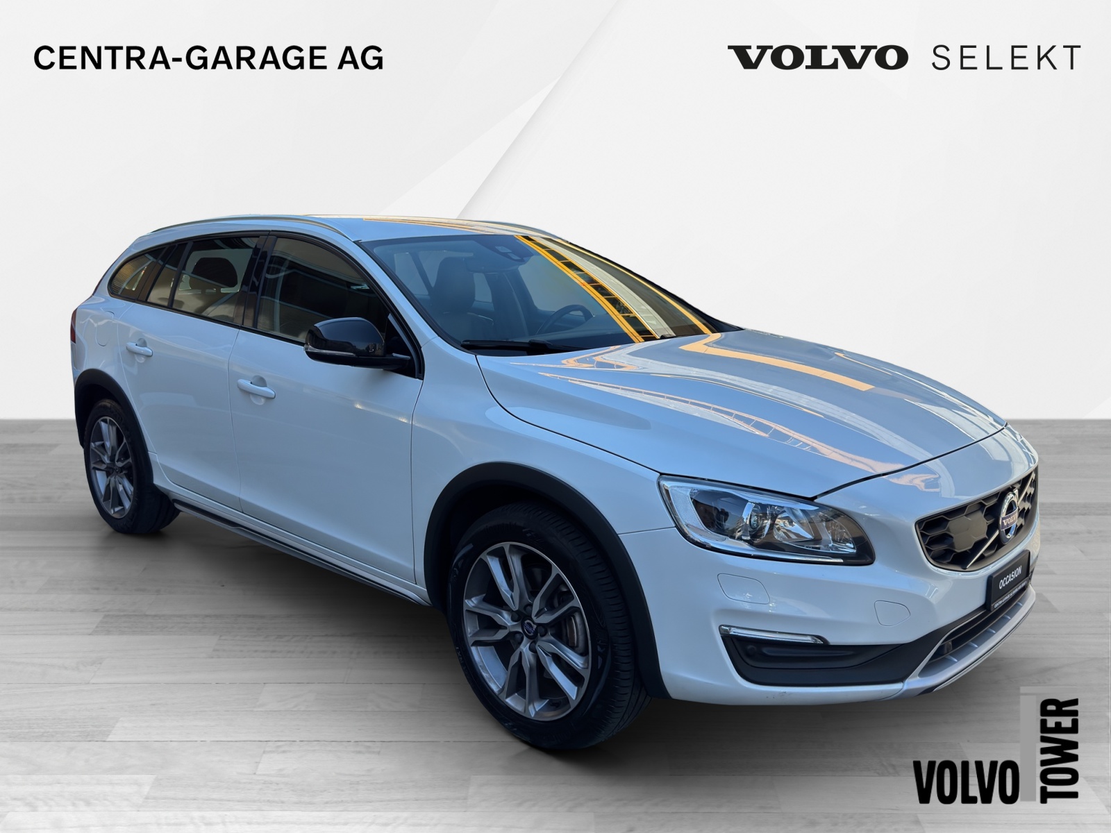 VOLVO V60 Cross Country T5 AWD Executive Geartronic-showroom-element-3