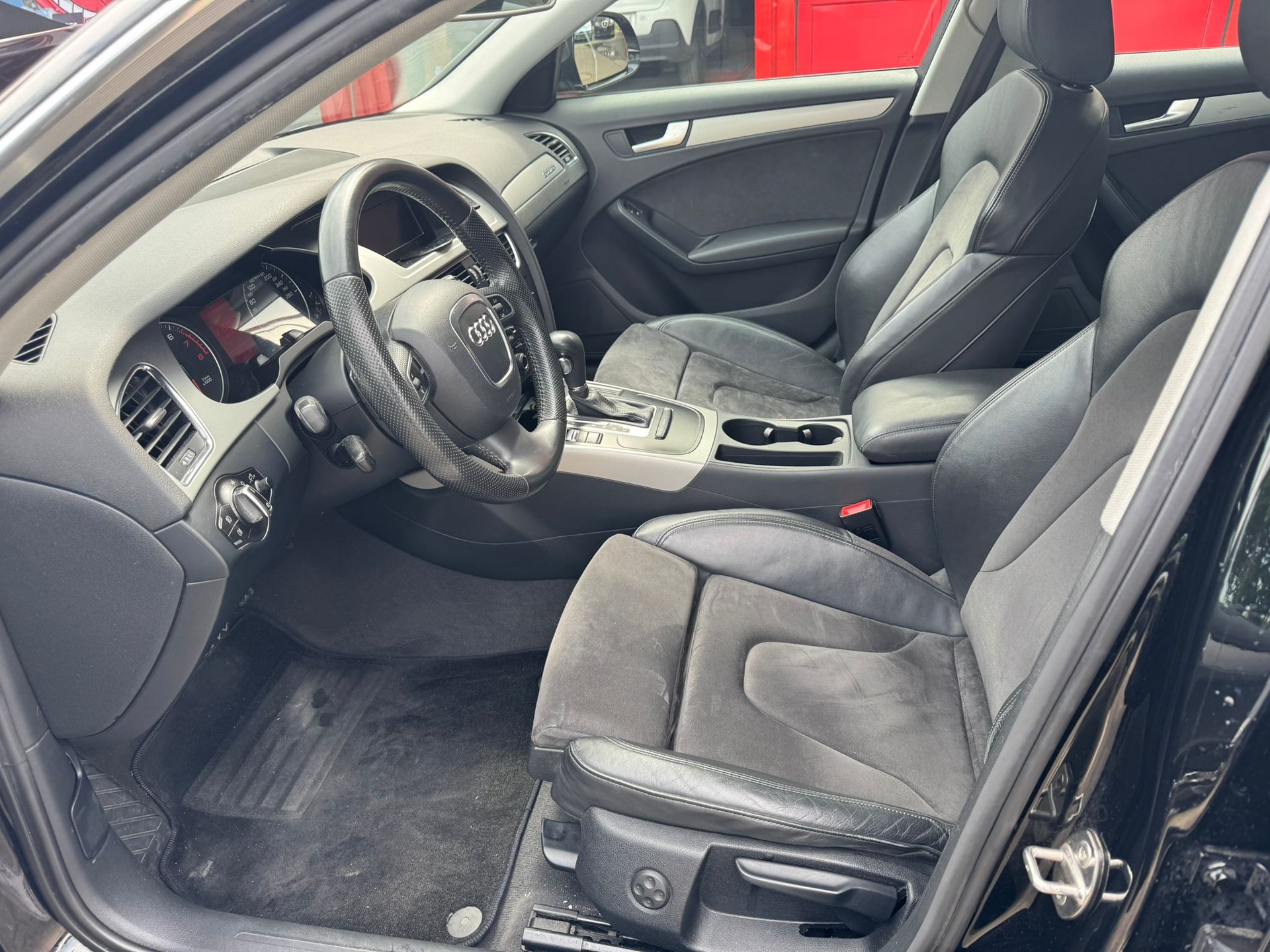 AUDI A4 allroad 2.0 TFSI quattro S-tronic-image-9