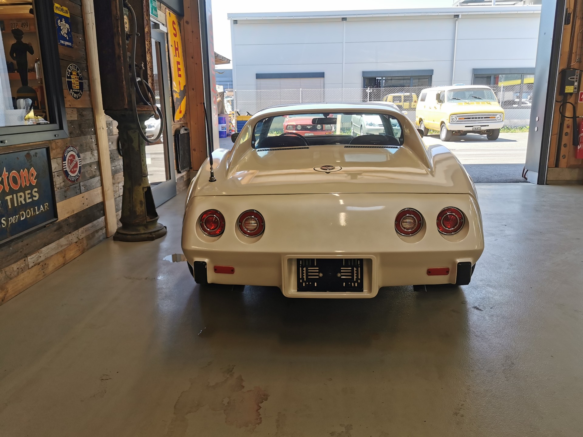 CHEVROLET Corvette L48-image-5