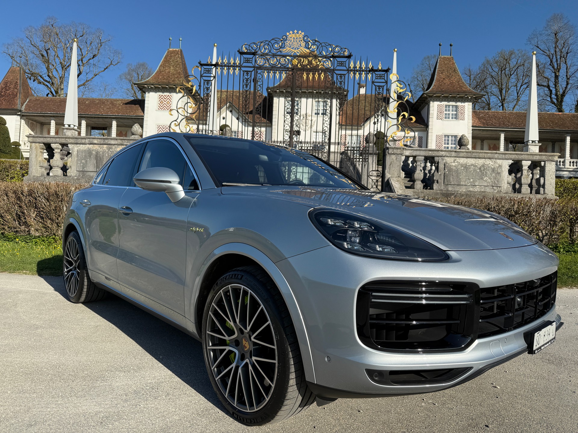 PORSCHE Cayenne Turbo Coupé S E-Hybrid-showroom-element-1