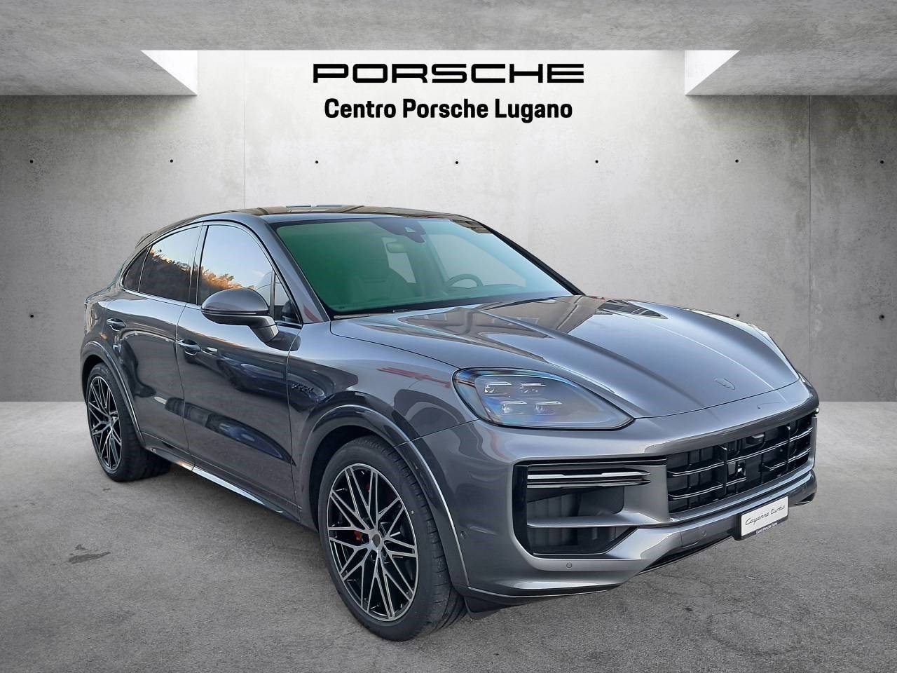 PORSCHE CAYENNE Turbo E-Hybrid Coupé-showroom-element-3