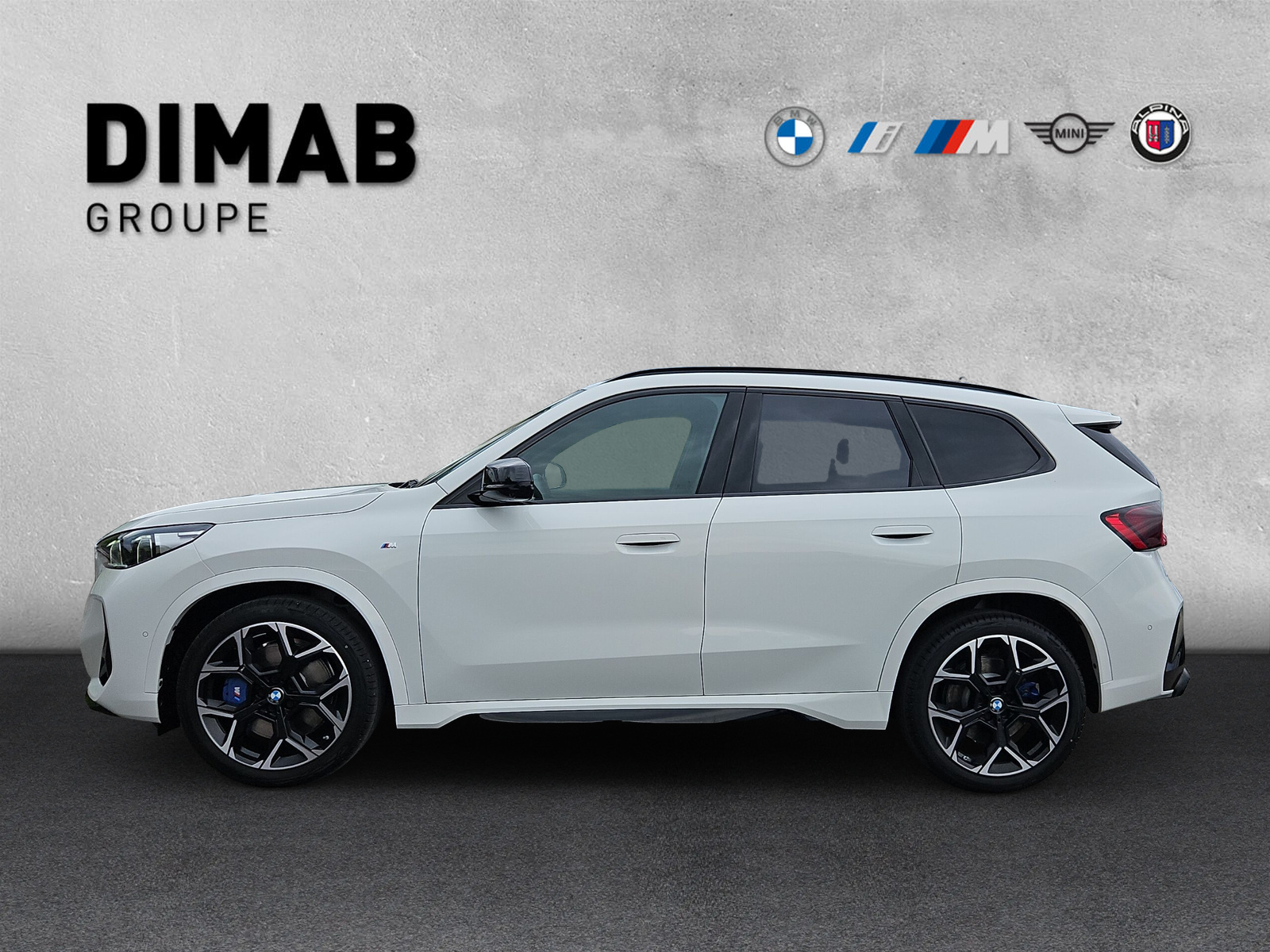 BMW X1 xDrive M35i-showroom-element-1