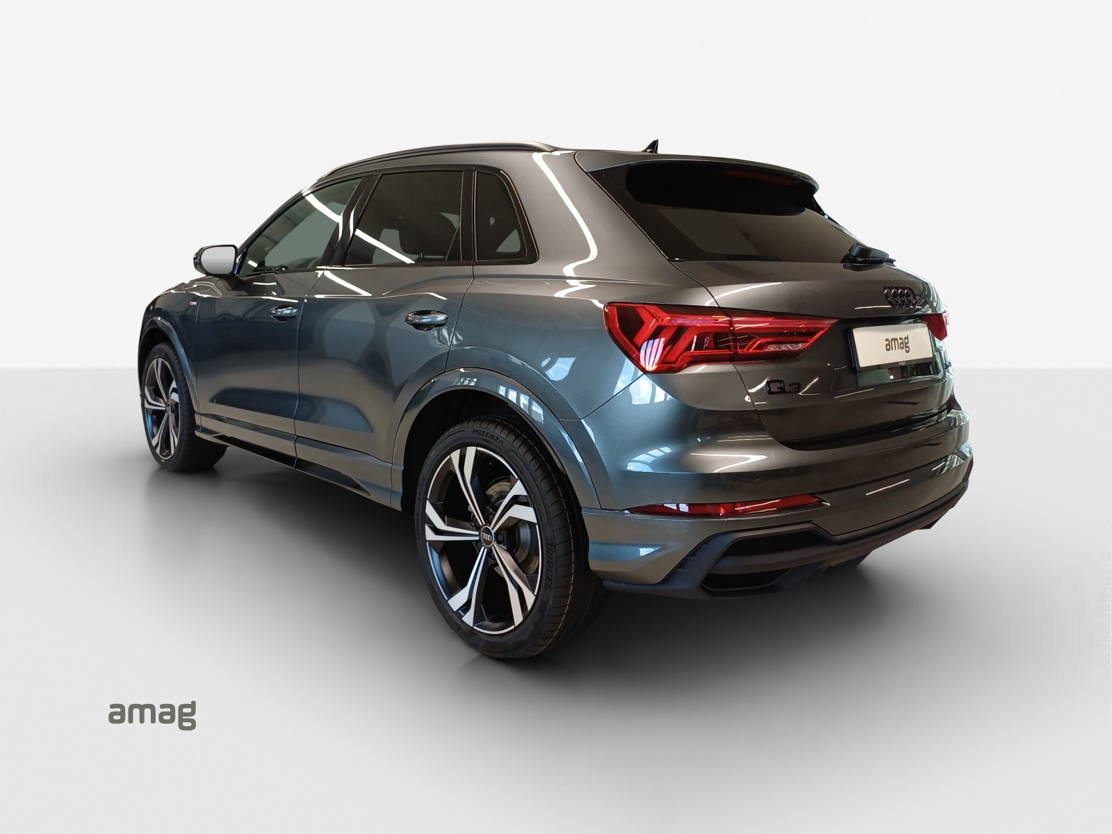 AUDI Q3 35 TFSI S line Attraction S-tronic-showroom-element-2