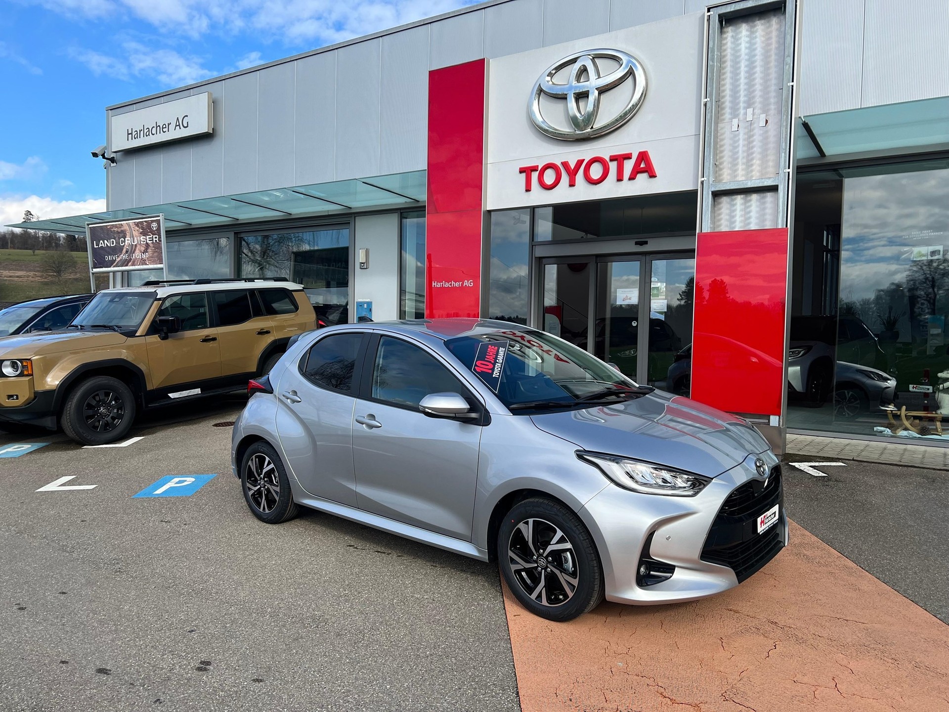 TOYOTA Yaris 1.5 Trend e-CVT