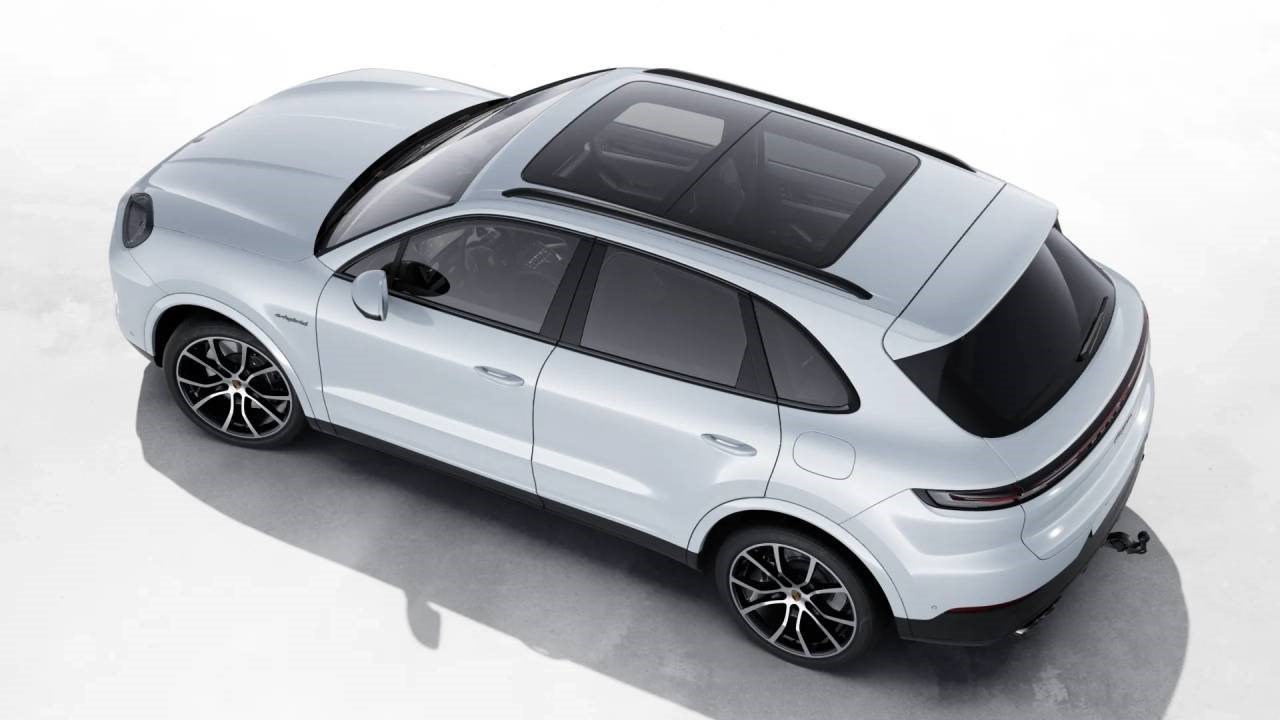 PORSCHE CAYENNE E-Hybrid-showroom-element-3