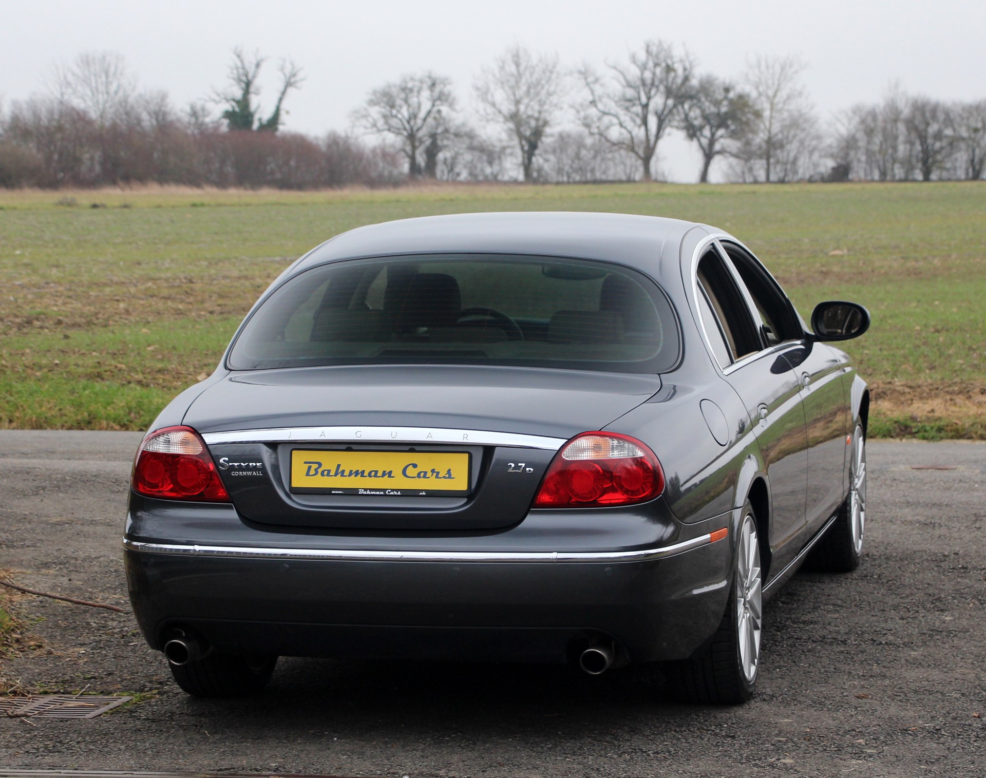 JAGUAR S-Type 2.7d V6 Cornwall-showroom-element-3