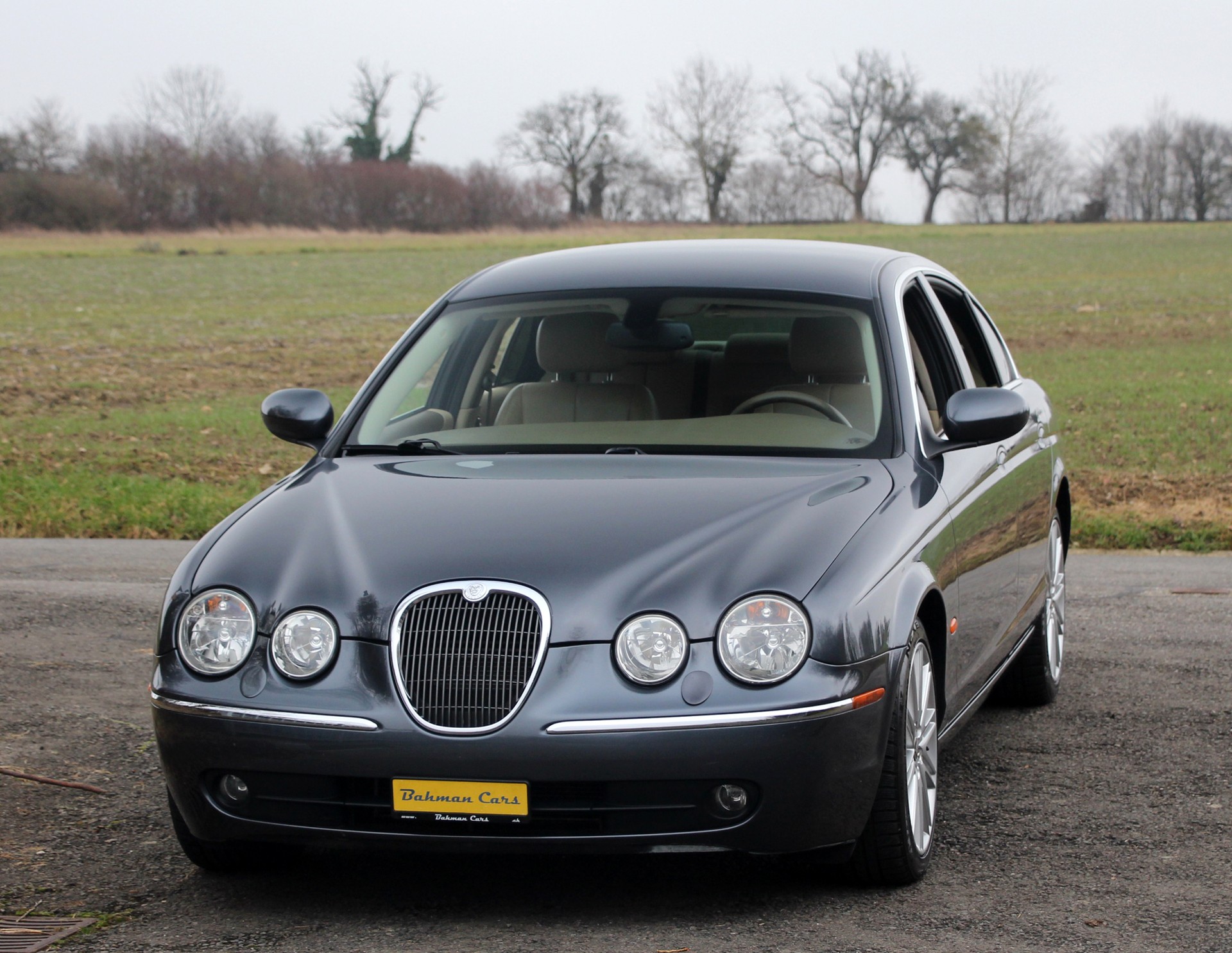 JAGUAR S-Type 2.7d V6 Cornwall-showroom-element-2