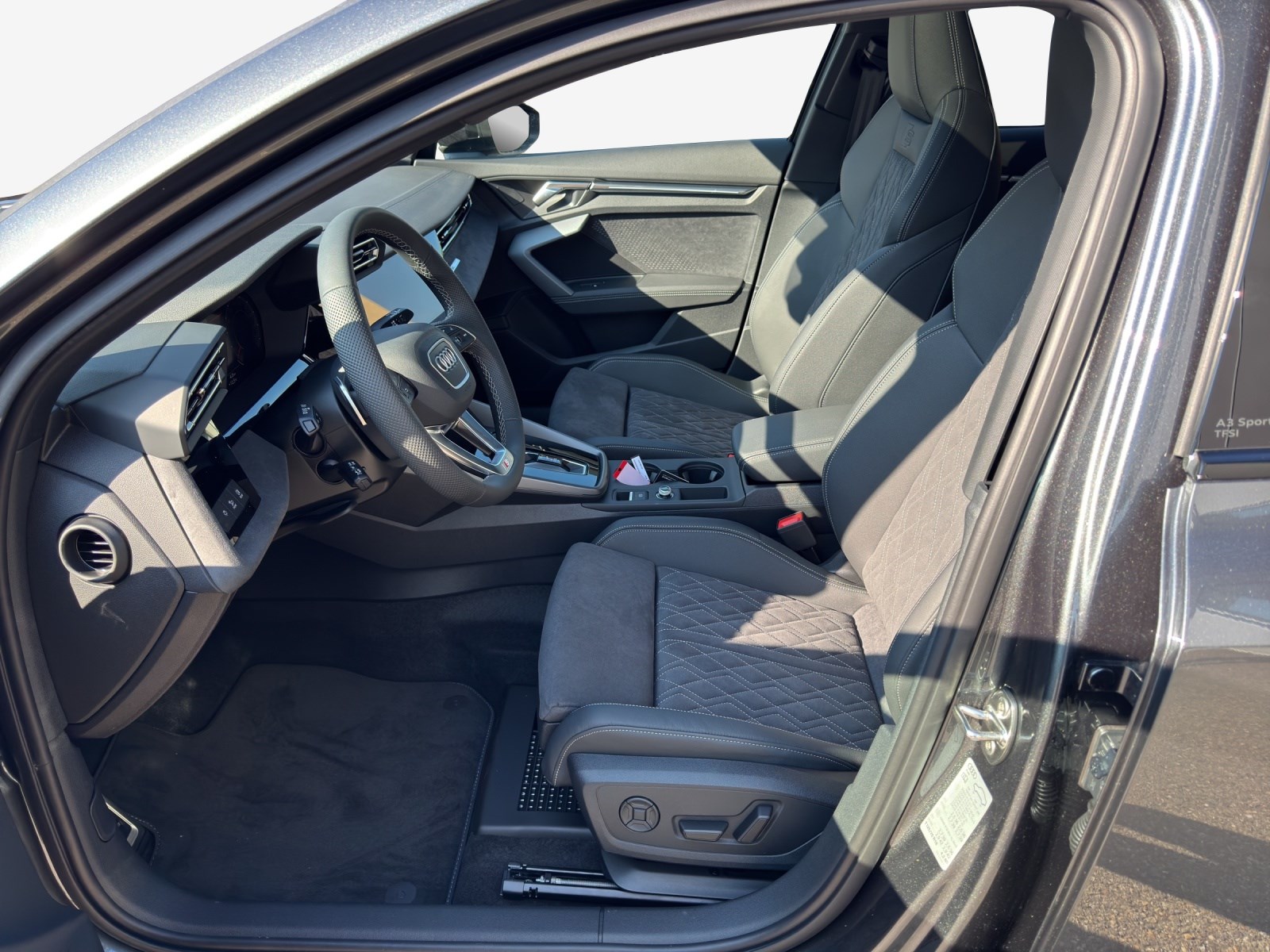 AUDI A3 Sportback 35 TFSI S line Attraction-image-7