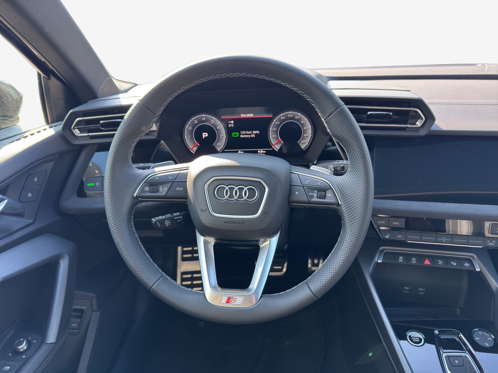 AUDI A3 Sportback 35 TFSI S line Attraction-image-9