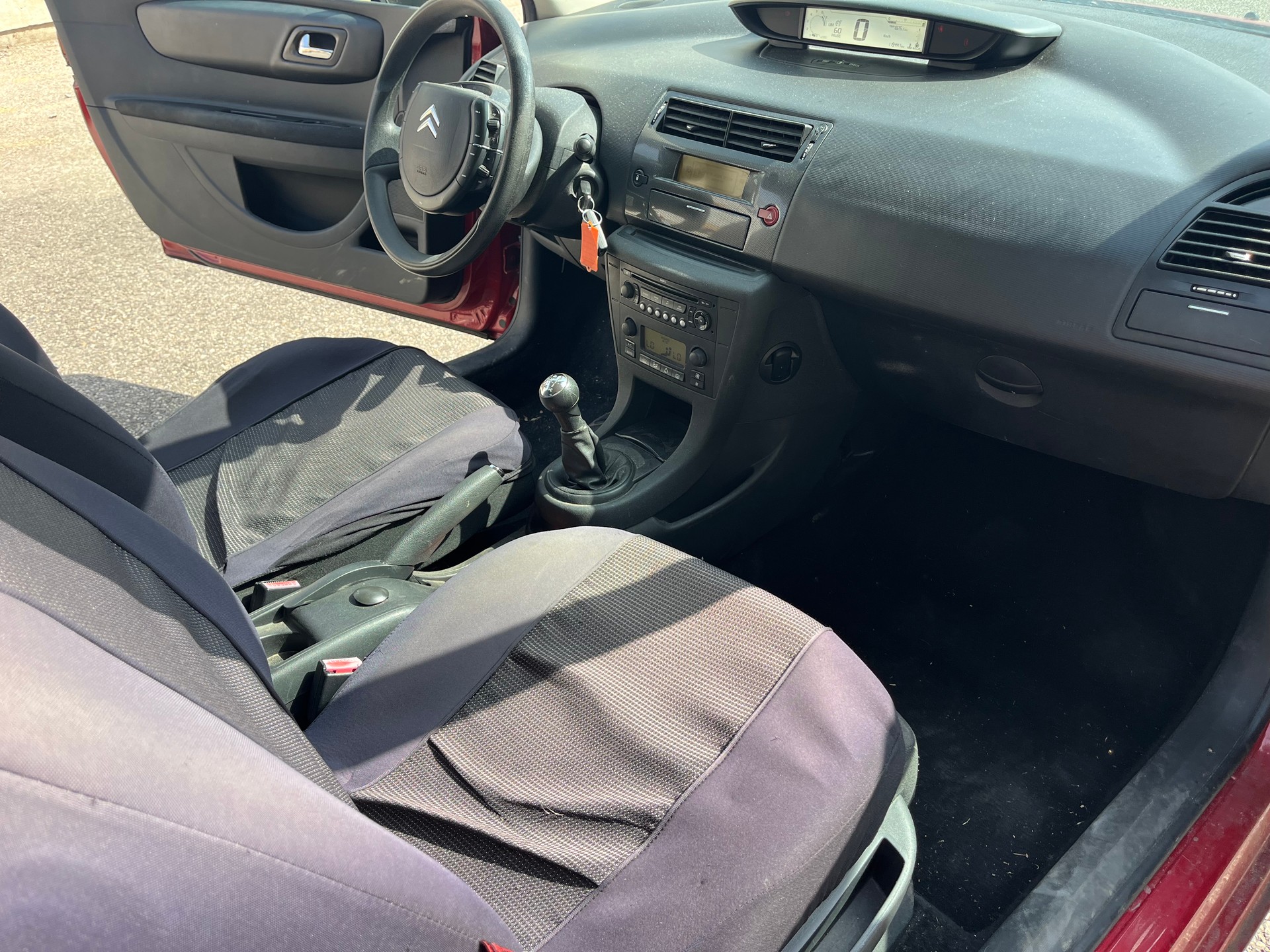 CITROEN C4 Coupé 1.6i 16V VTR (Pack)-image-9