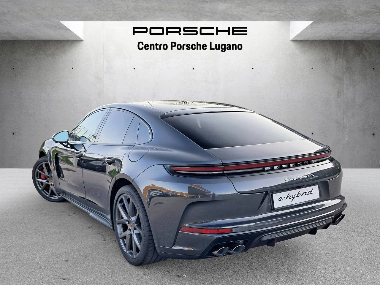 PORSCHE PANAMERA 4S E-Hybrid-showroom-element-2