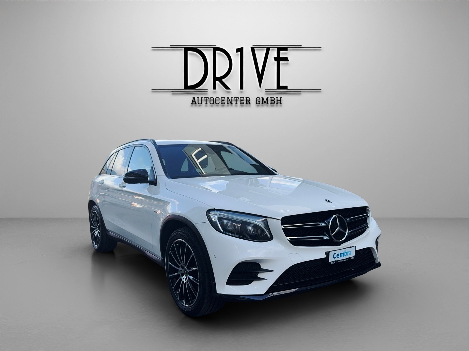 MERCEDES-BENZ GLC 350 e AMG Line 4Matic 7G-Tronic-showroom-element-2