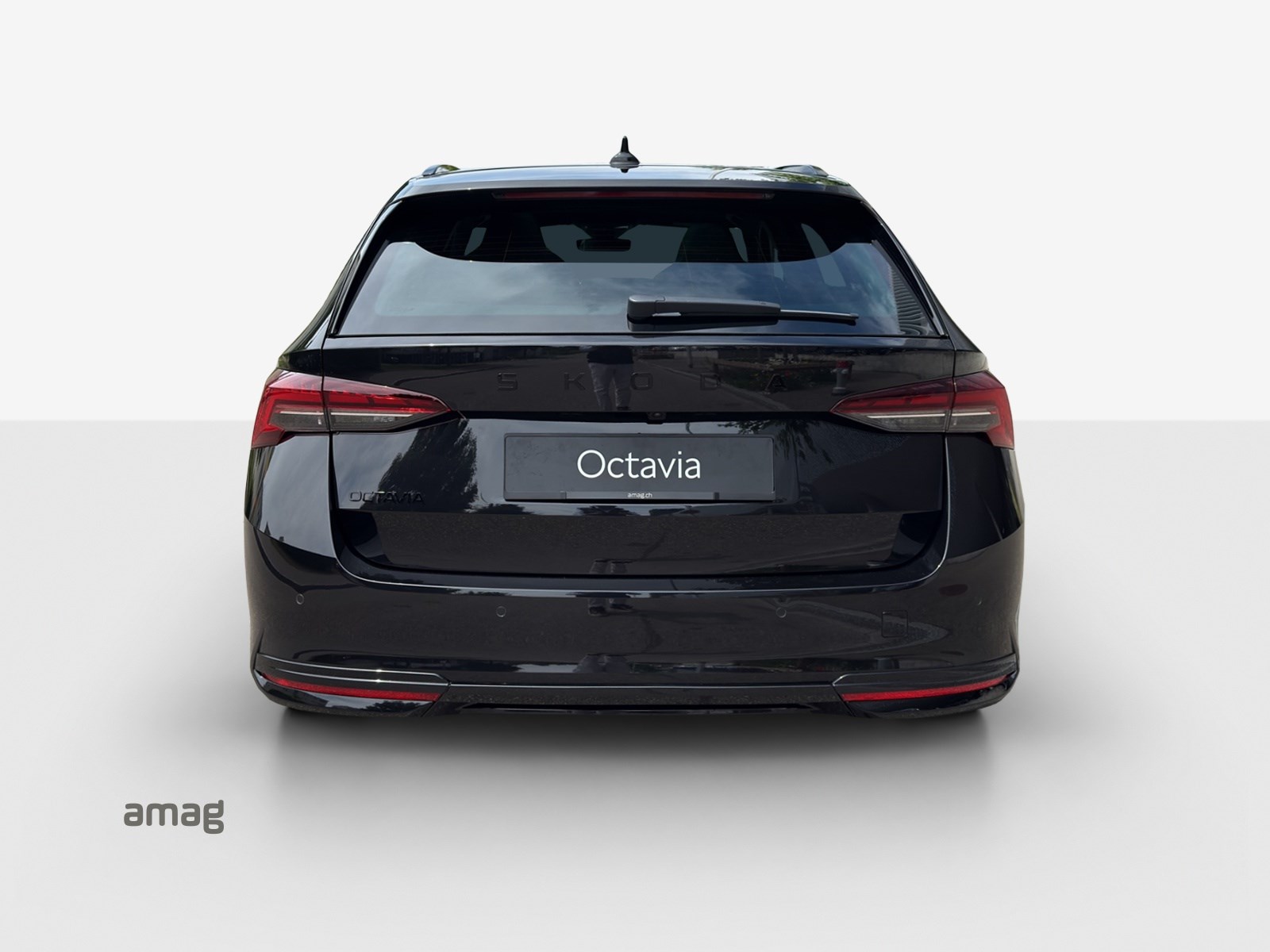 SKODA Octavia Combi 1.5 TSI mHEV DSG Sport Line-showroom-element-3
