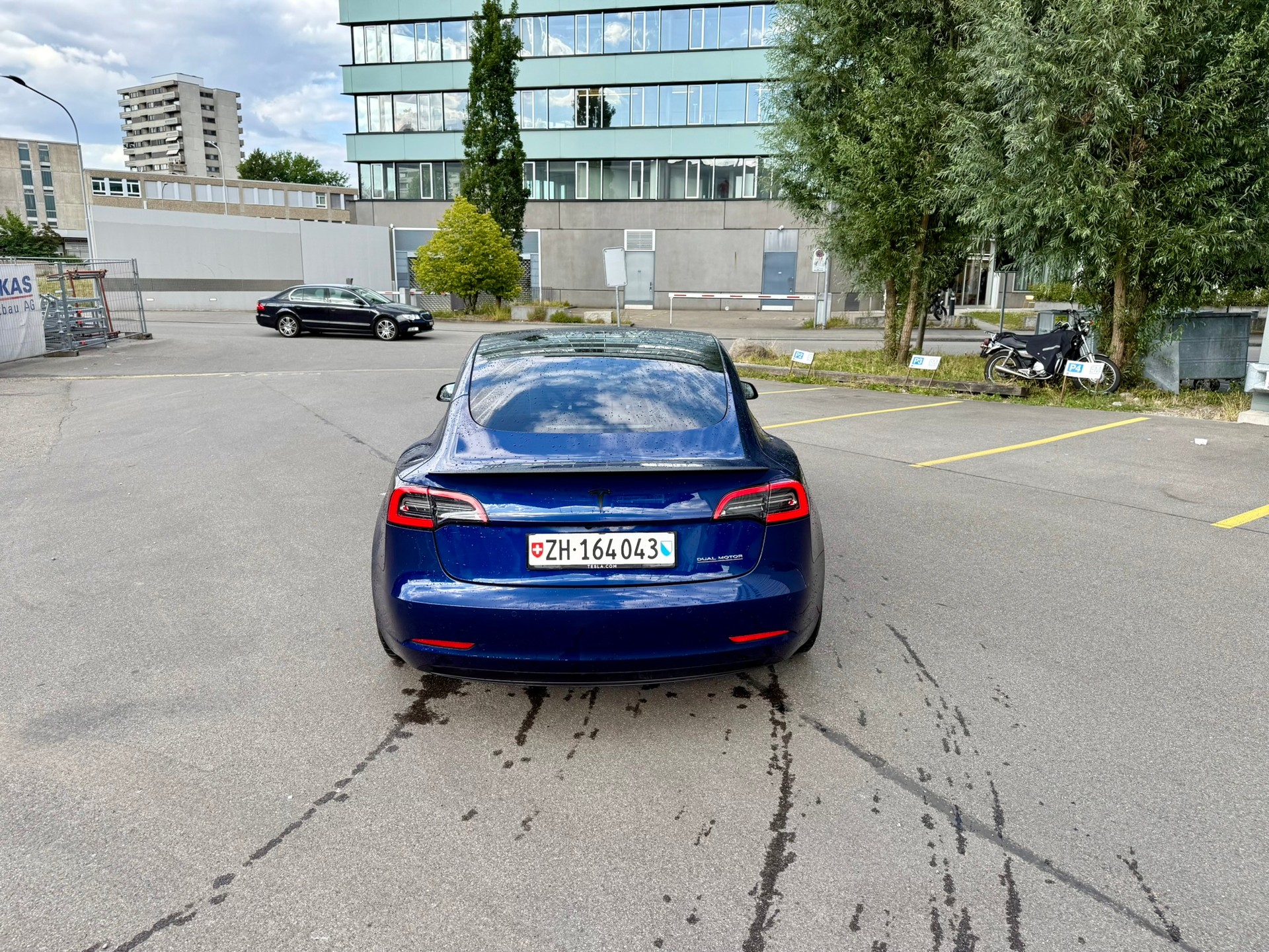 TESLA Model 3 Performance Dual Motor AWD-image-4
