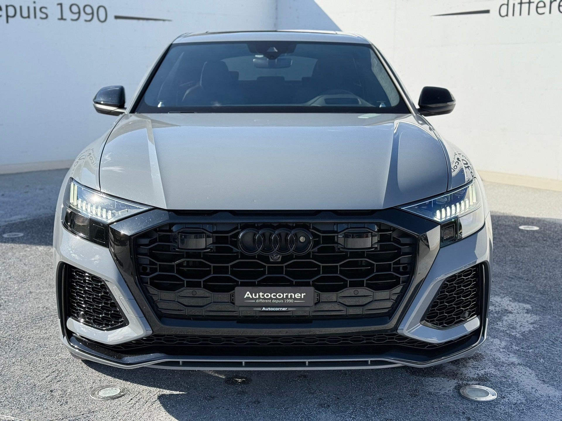 AUDI RSQ8  quattro tiptronic-showroom-element-2