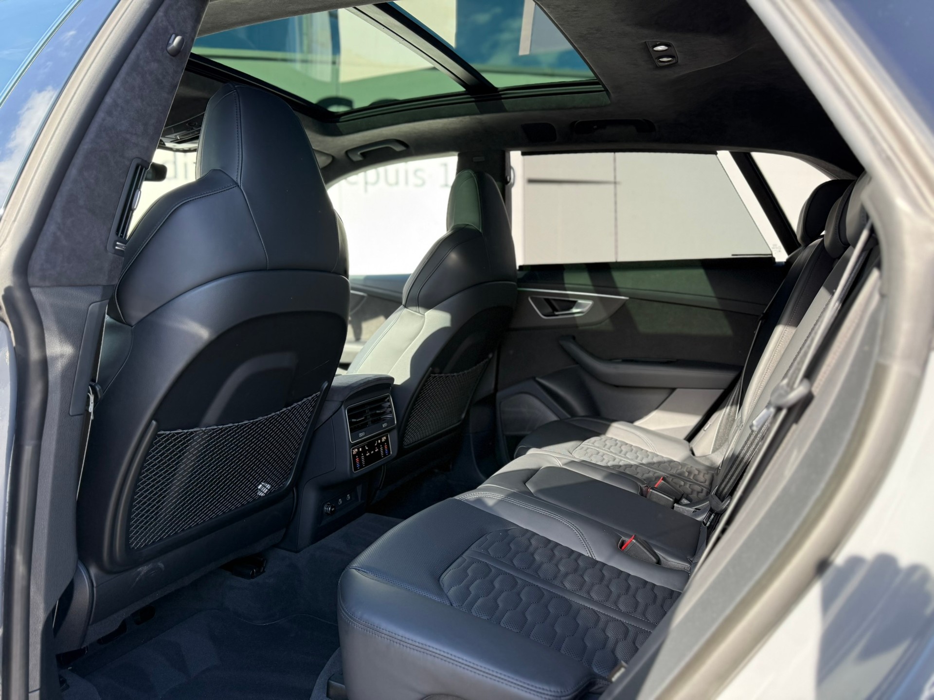AUDI RSQ8 quattro tiptronic-image-8