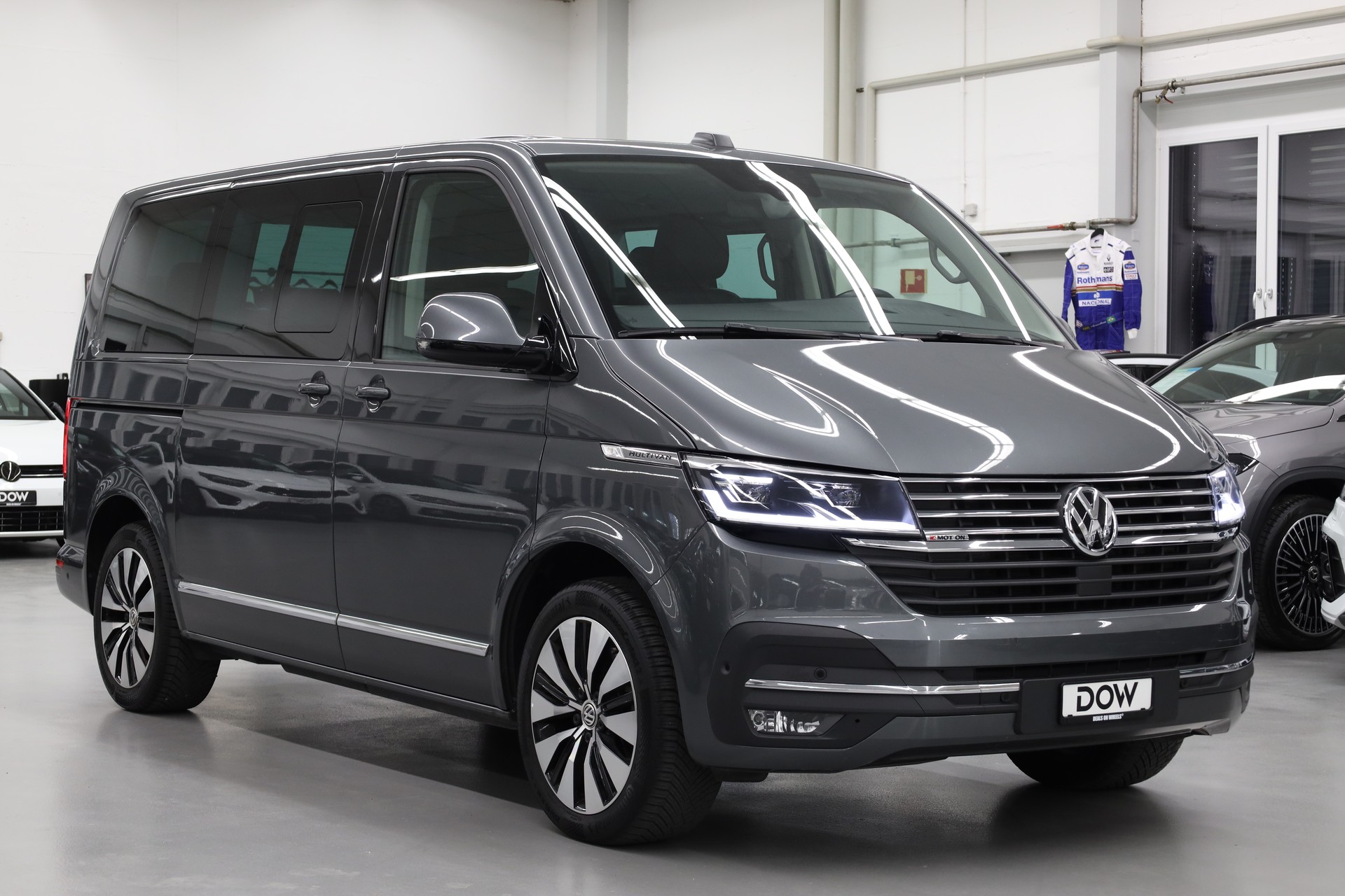 VW T6.1 Multivan 2.0 TDI 150 Highline DSG 4m-showroom-element-1