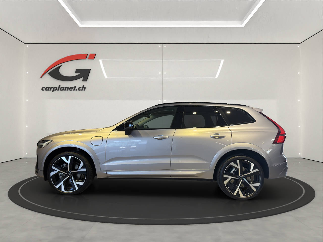 VOLVO XC60 2.0 T6 TE Ultra Dark eAWD-showroom-element-1