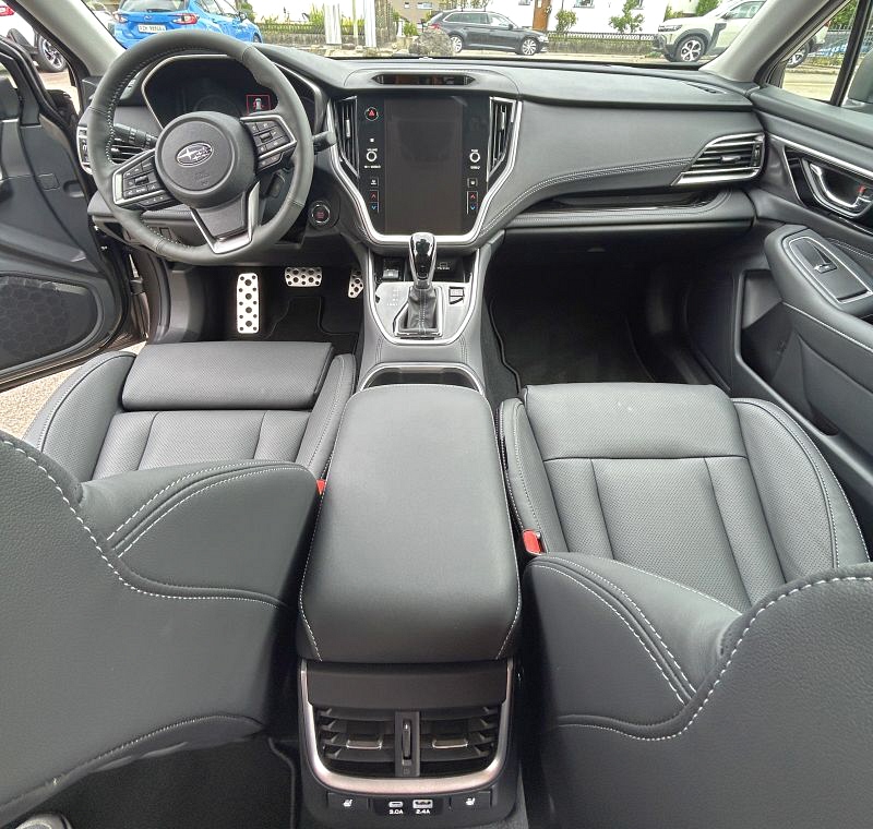 SUBARU Outback 2.5i Final Edition-showroom-element-3