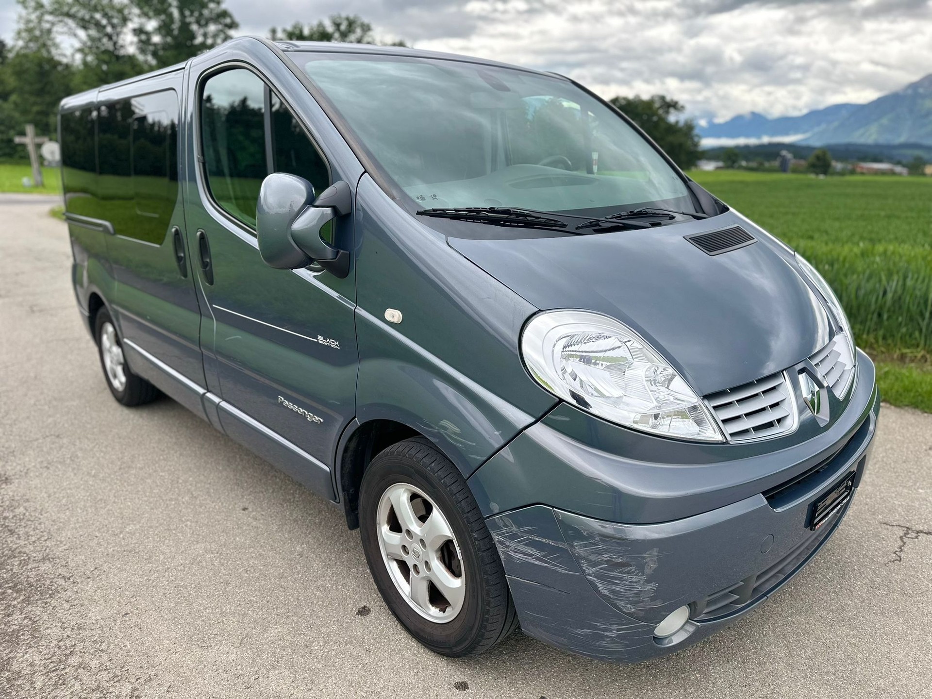 RENAULT Trafic 2.0 dCi Eco Grand Passenger Black Edition-showroom-element-3
