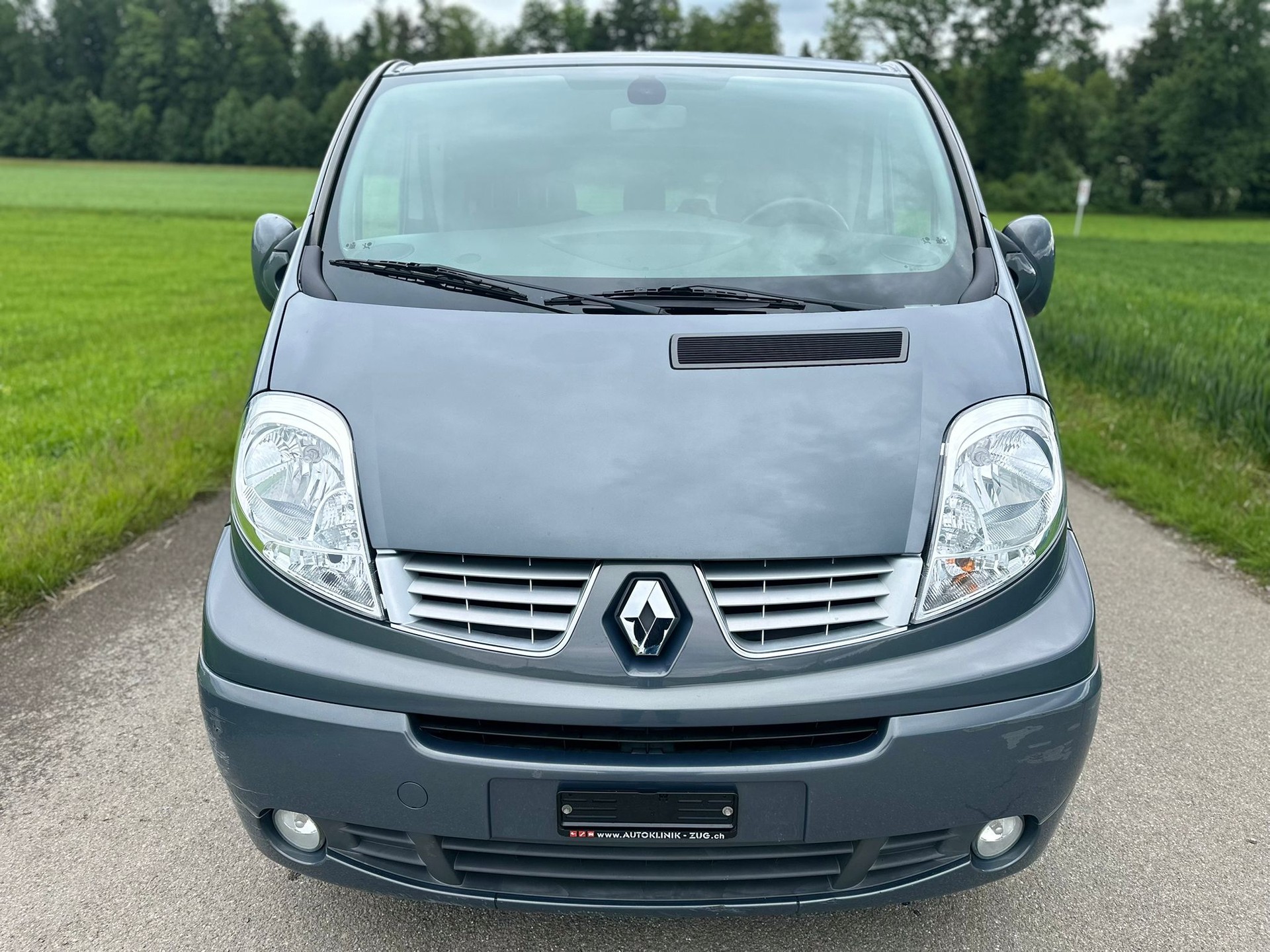 RENAULT Trafic 2.0 dCi Eco Grand Passenger Black Edition-showroom-element-2
