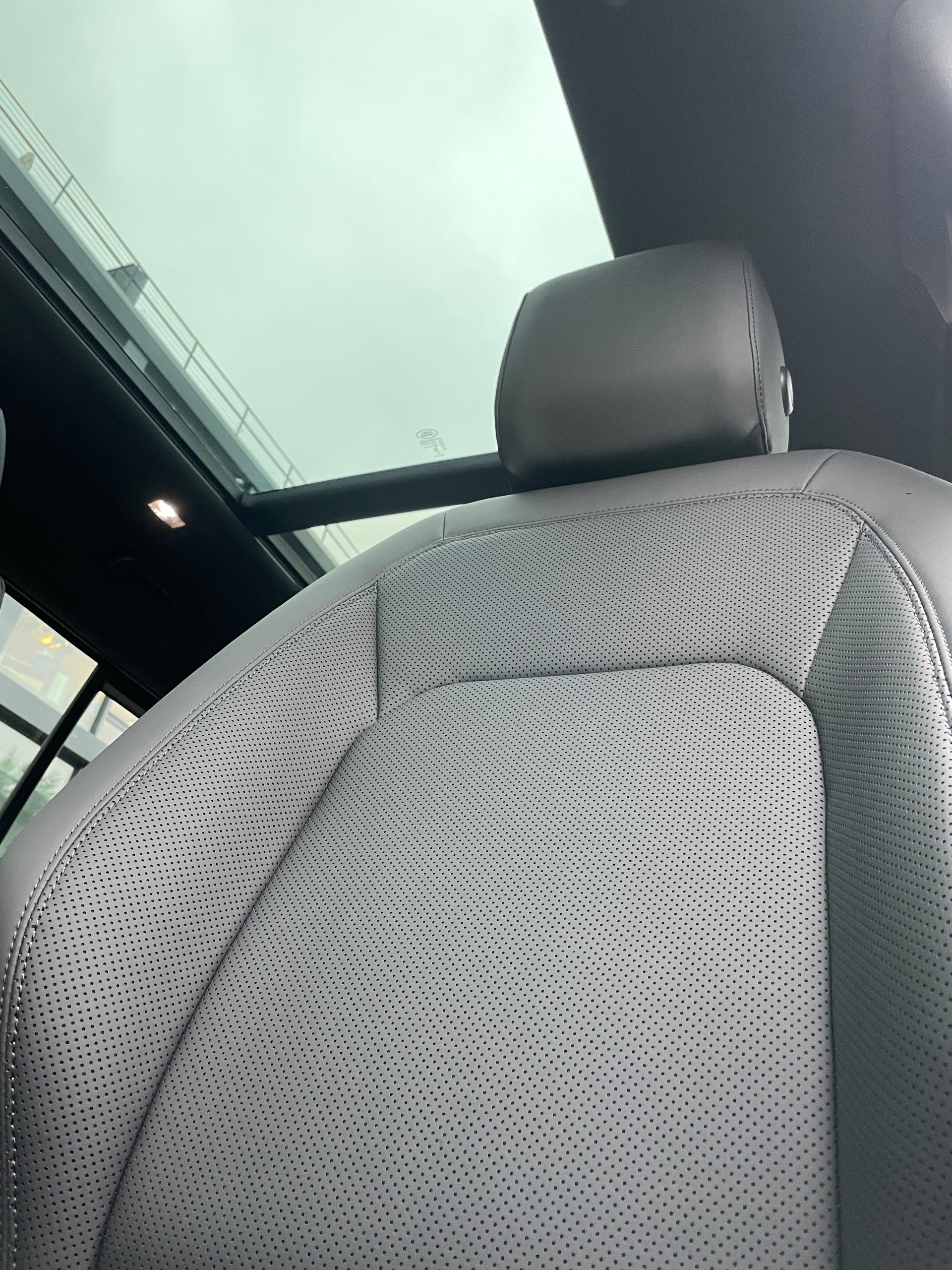 LAND ROVER Defender 110 3.0 D I6 200 S AWD AT8-image-12