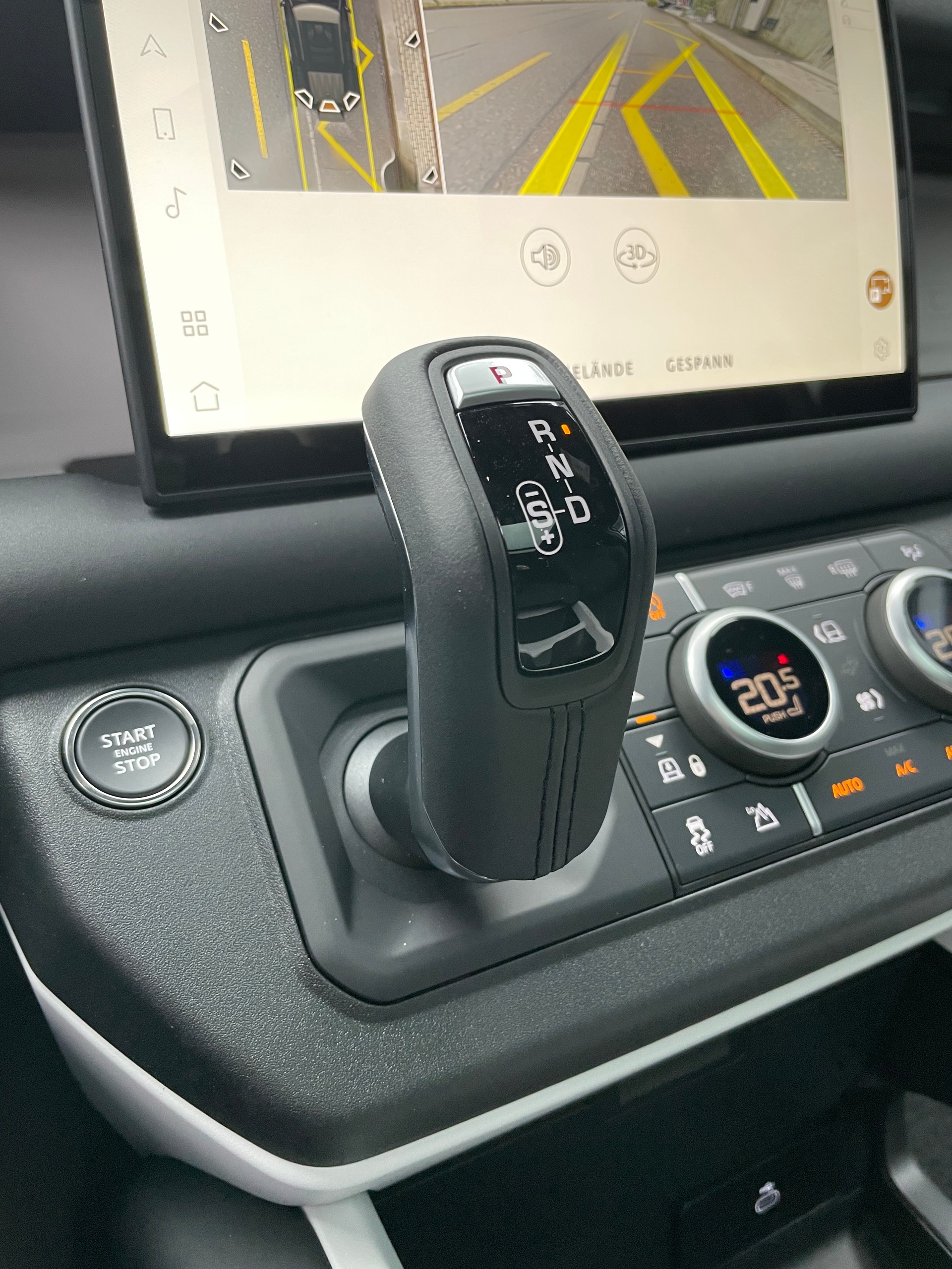 LAND ROVER Defender 110 3.0 D I6 200 S AWD AT8-image-24