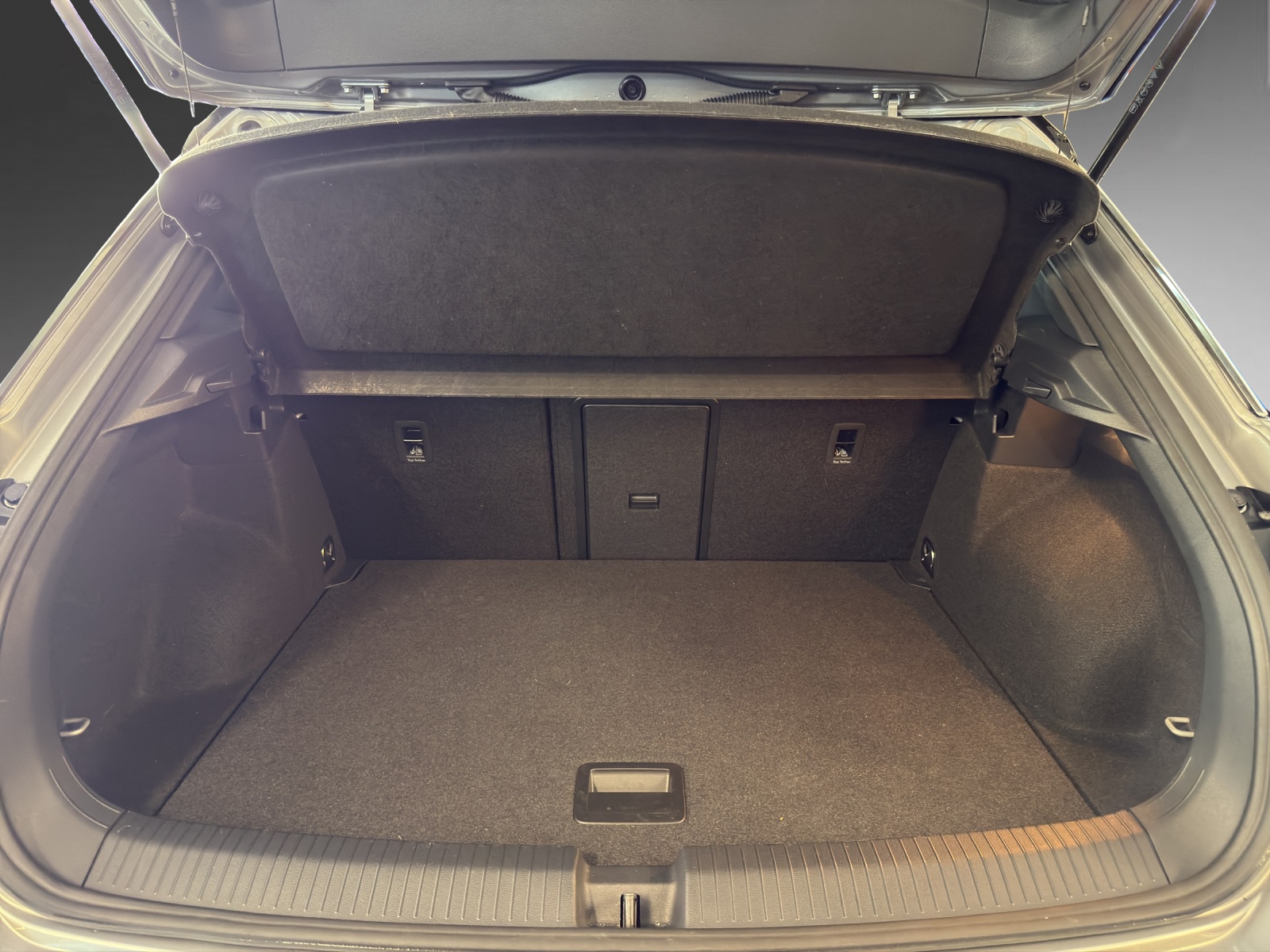 VW T-Roc 2.0 TSI R-Line DSG 4Motion-image-9